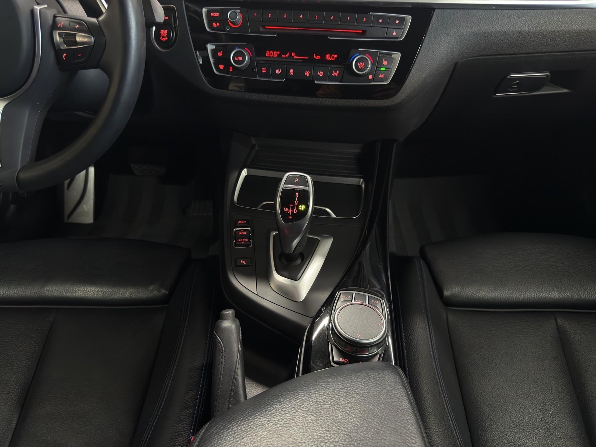 BMW M240i xDrive Steptronic-image-17