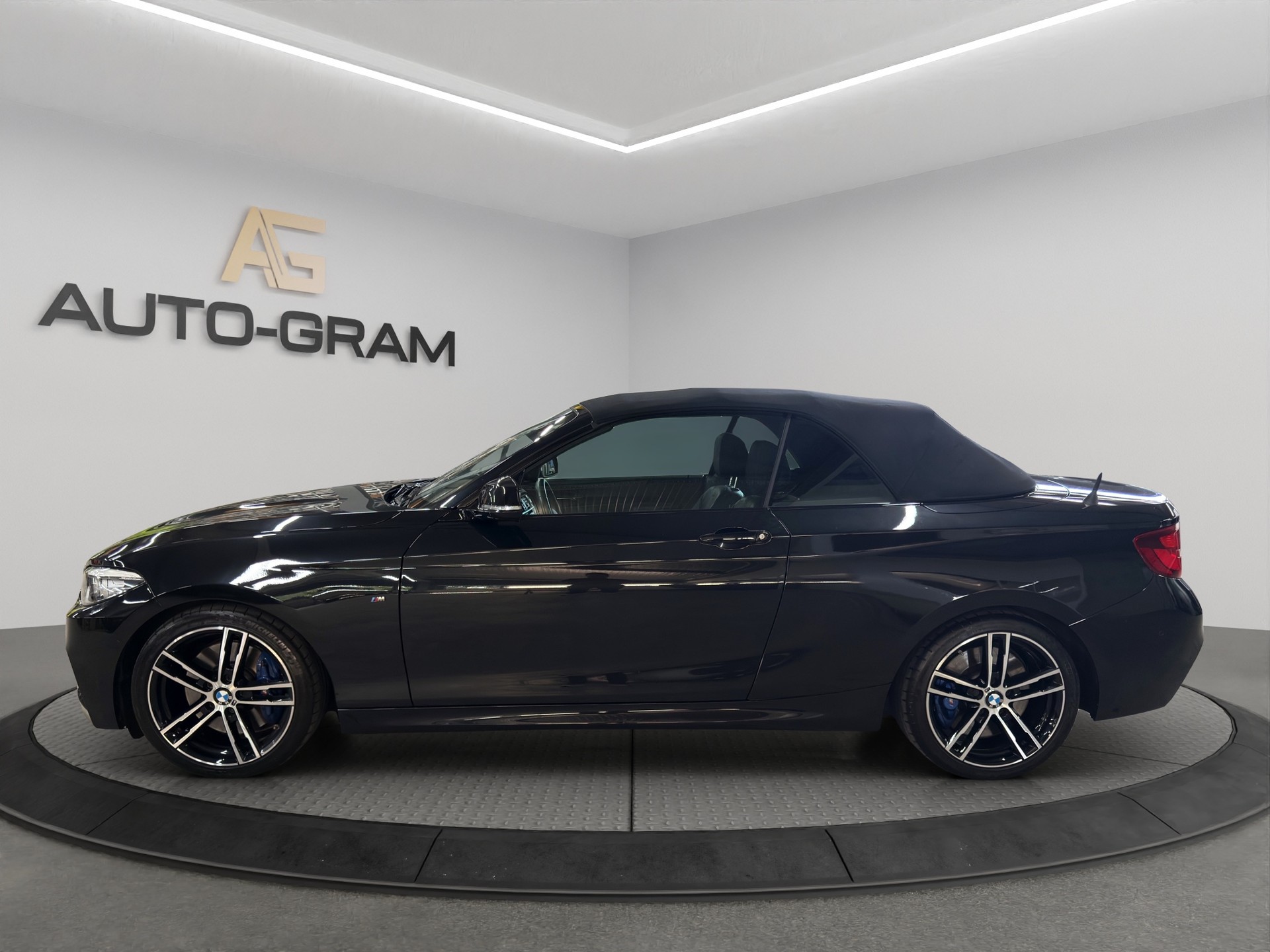 BMW M240i xDrive Steptronic-image-1