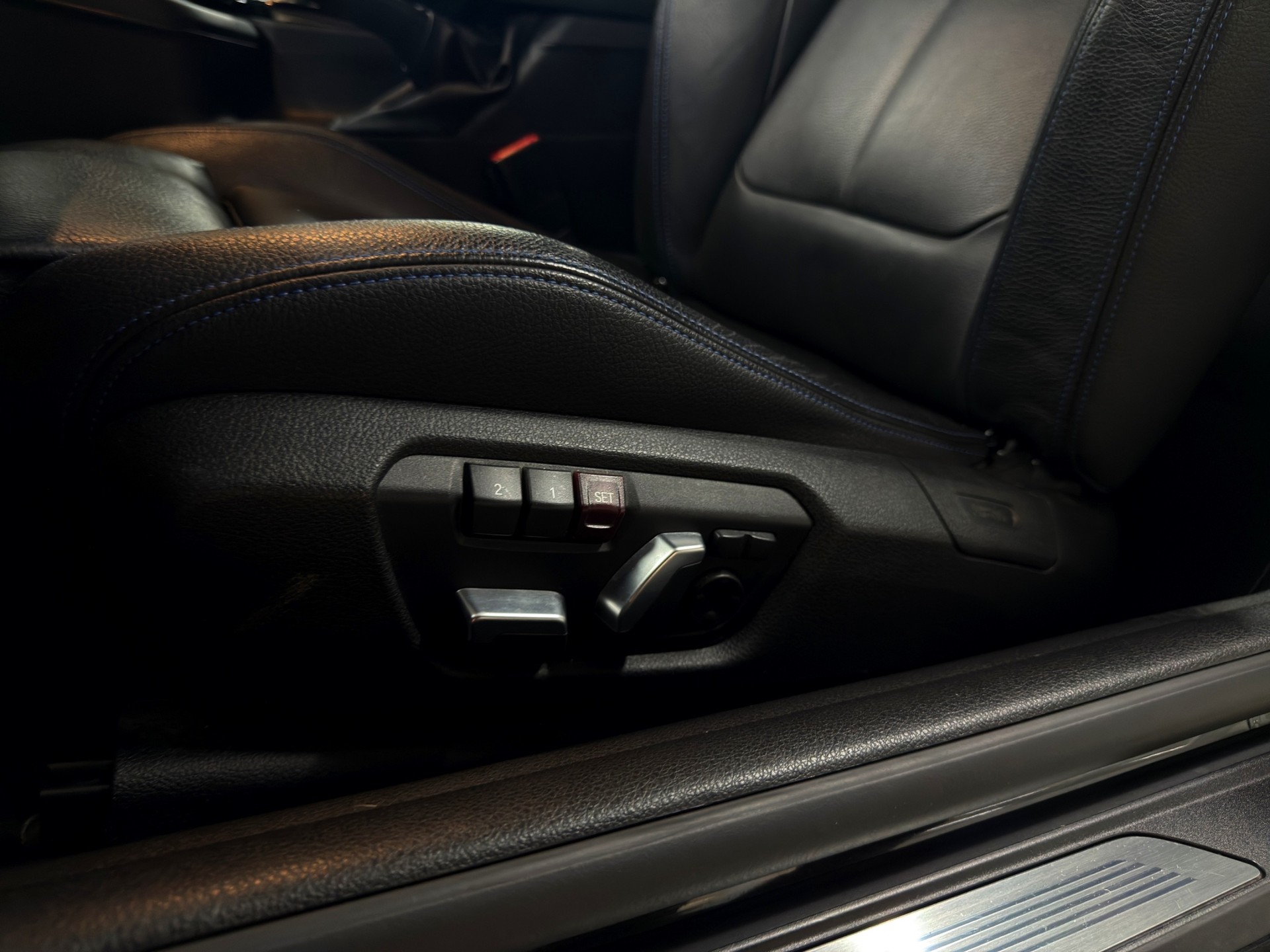BMW M240i xDrive Steptronic-image-22
