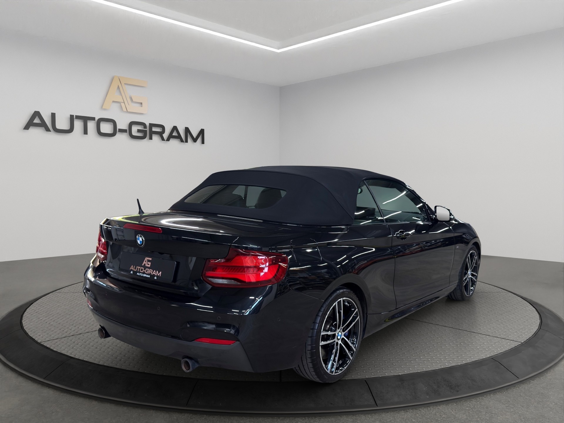 BMW M240i xDrive Steptronic-image-4