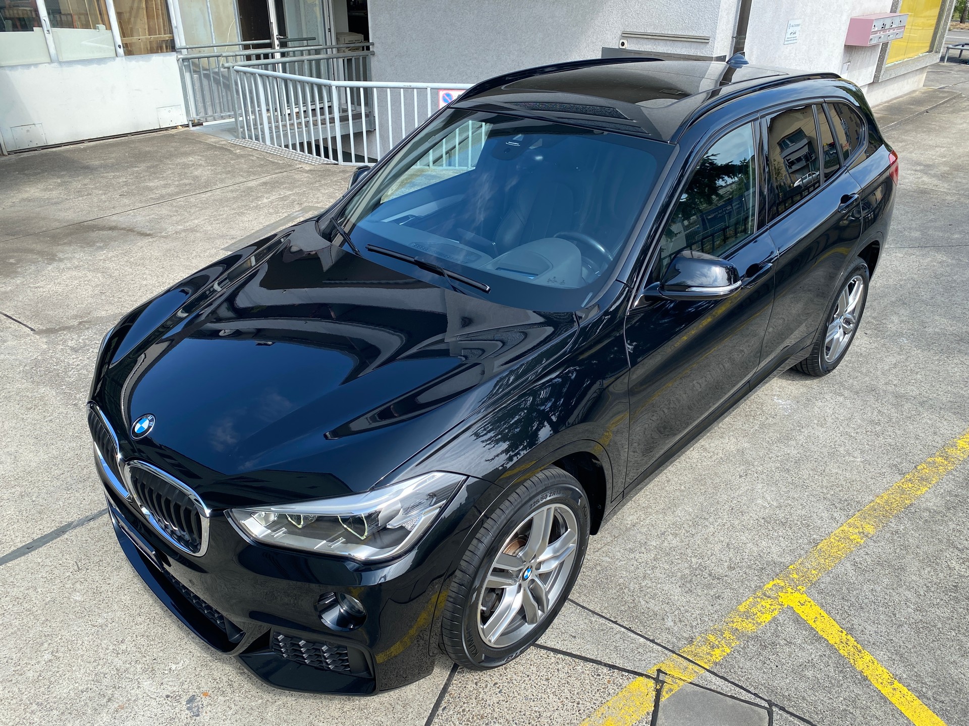 BMW X1 xDrive 25i M Sport Steptronic-image-4