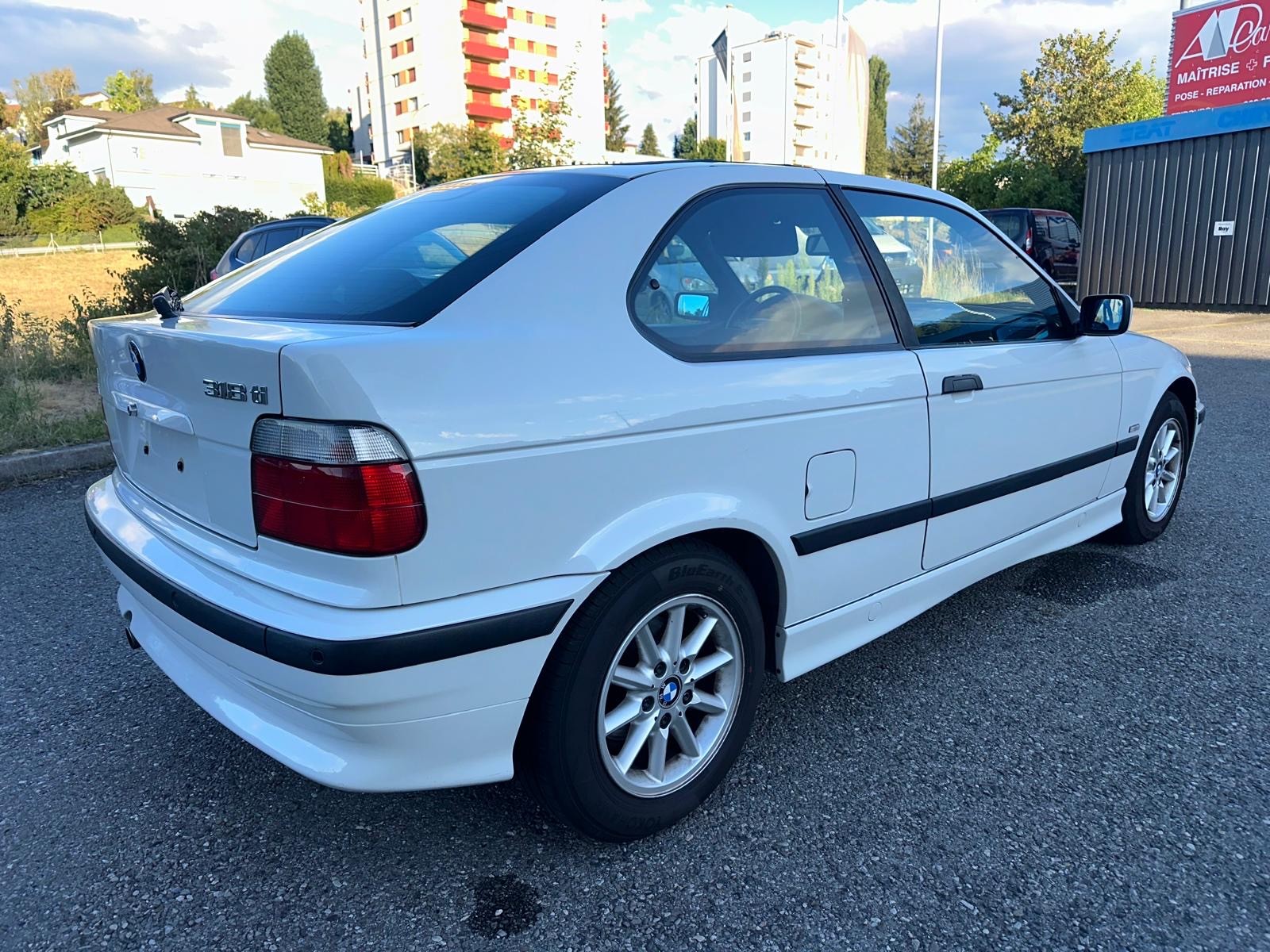 BMW 318ti Compact Exclusiv-image-4