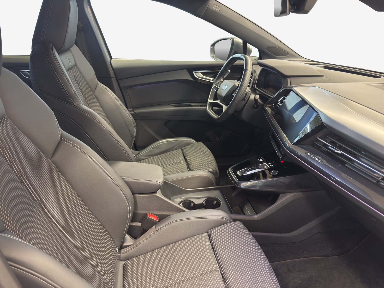 AUDI Q4 e-tron 50 quattro-image-14