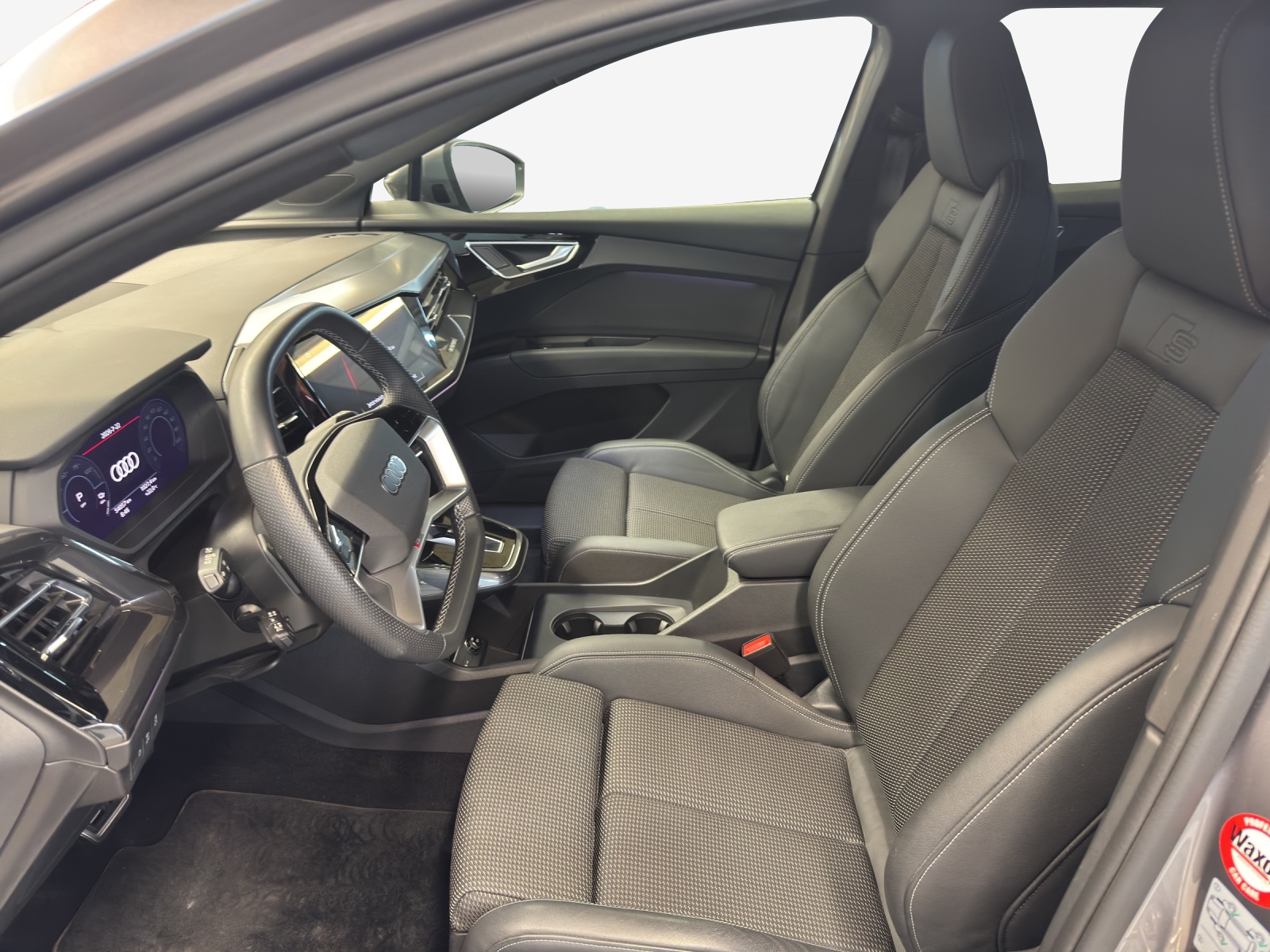 AUDI Q4 e-tron 50 quattro-image-7