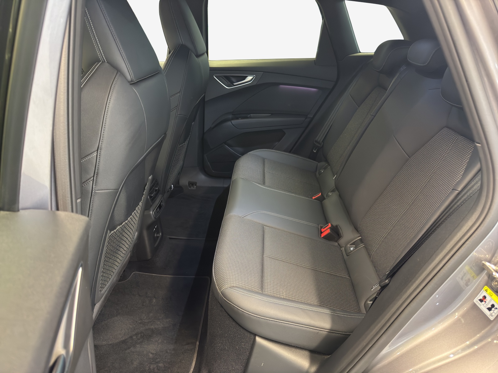 AUDI Q4 e-tron 50 quattro-image-11