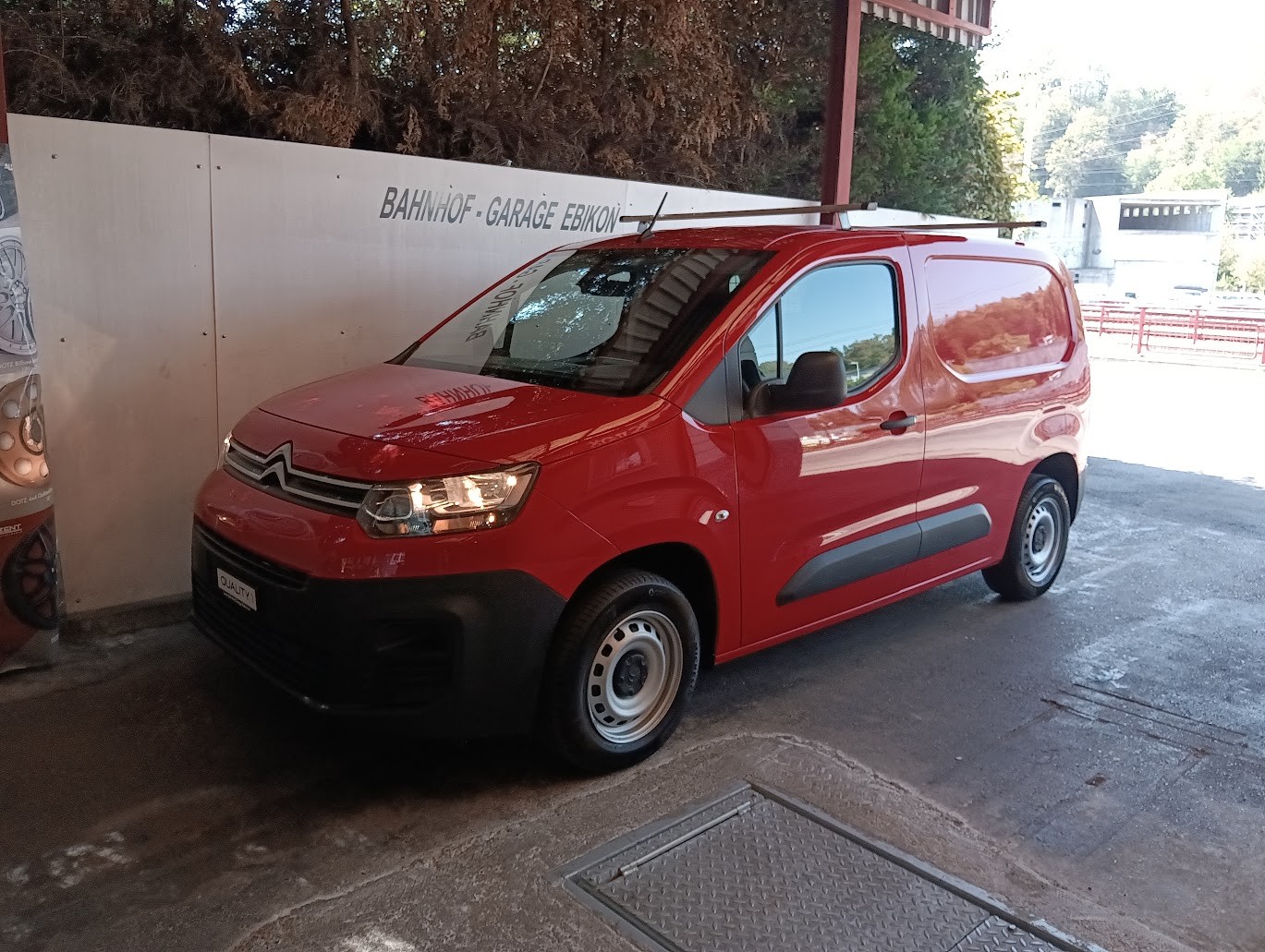CITROEN Berlingo Van 1.2 Pure Tech 110 s/s Swiss Edition-image-3