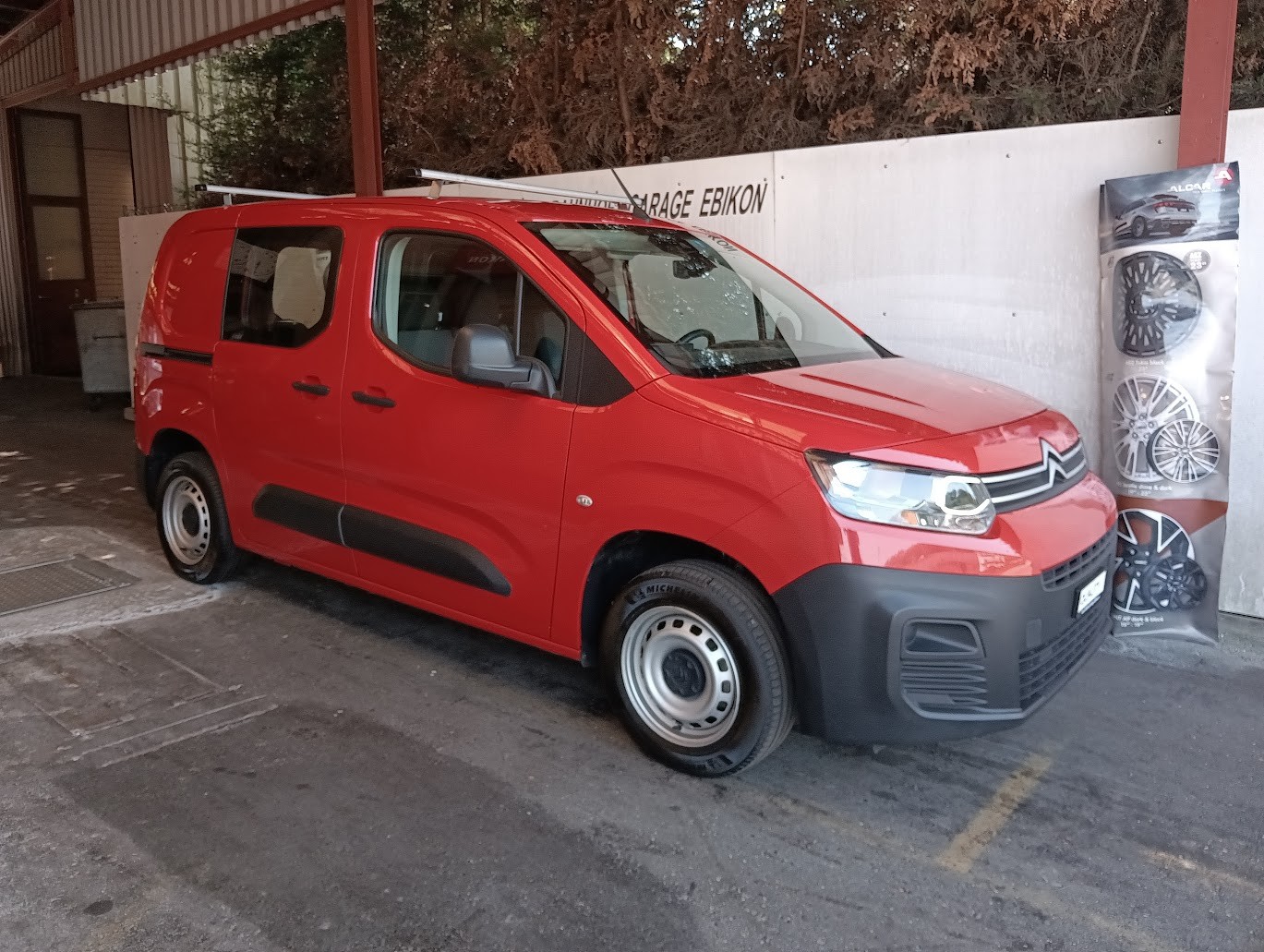 CITROEN Berlingo Van 1.2 Pure Tech 110 s/s Swiss Edition-image-0