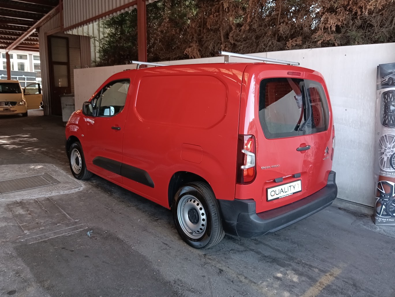 CITROEN Berlingo Van 1.2 Pure Tech 110 s/s Swiss Edition-image-4