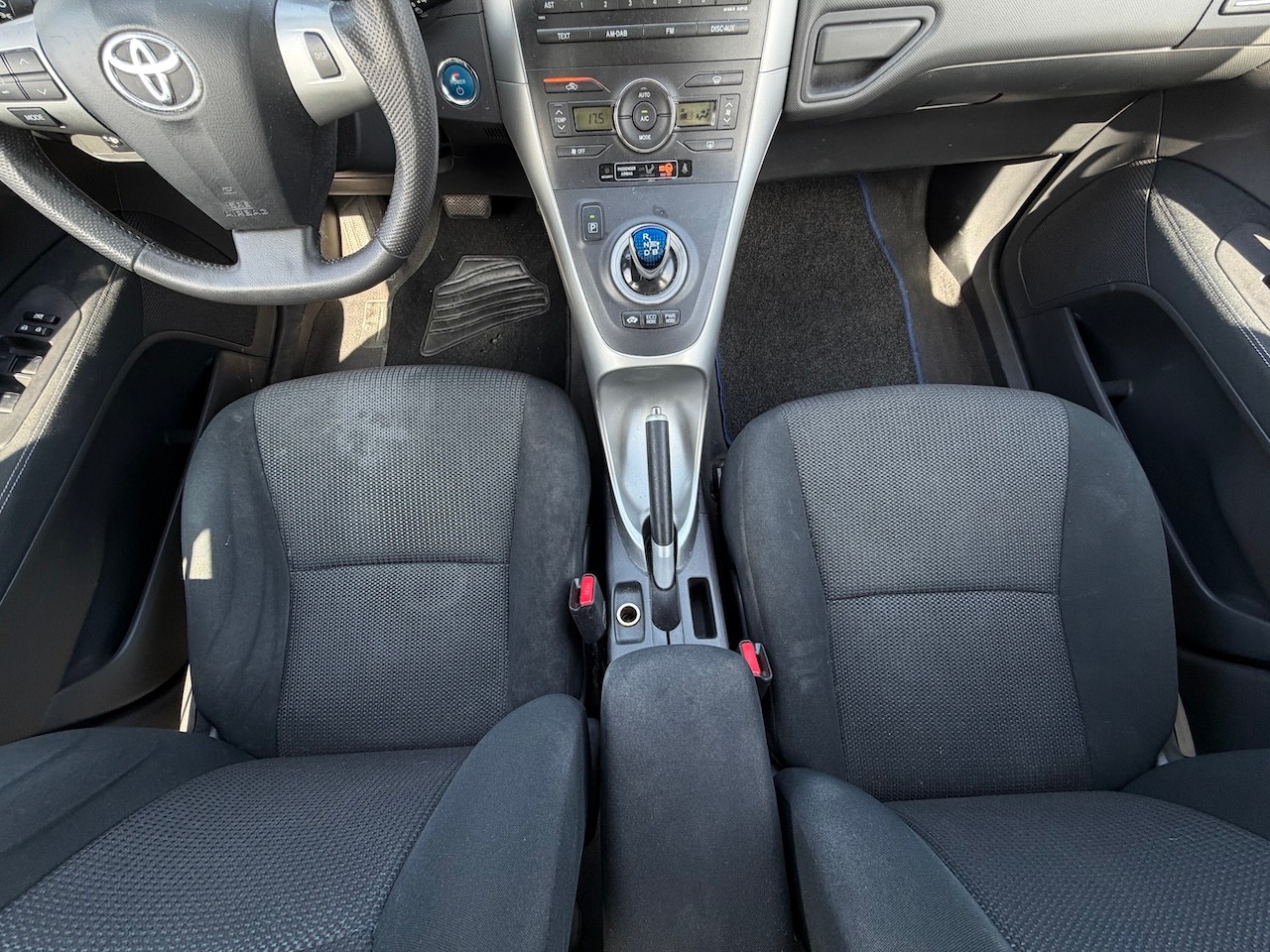TOYOTA Auris 1.8 16V HSD Linea Luna-image-21
