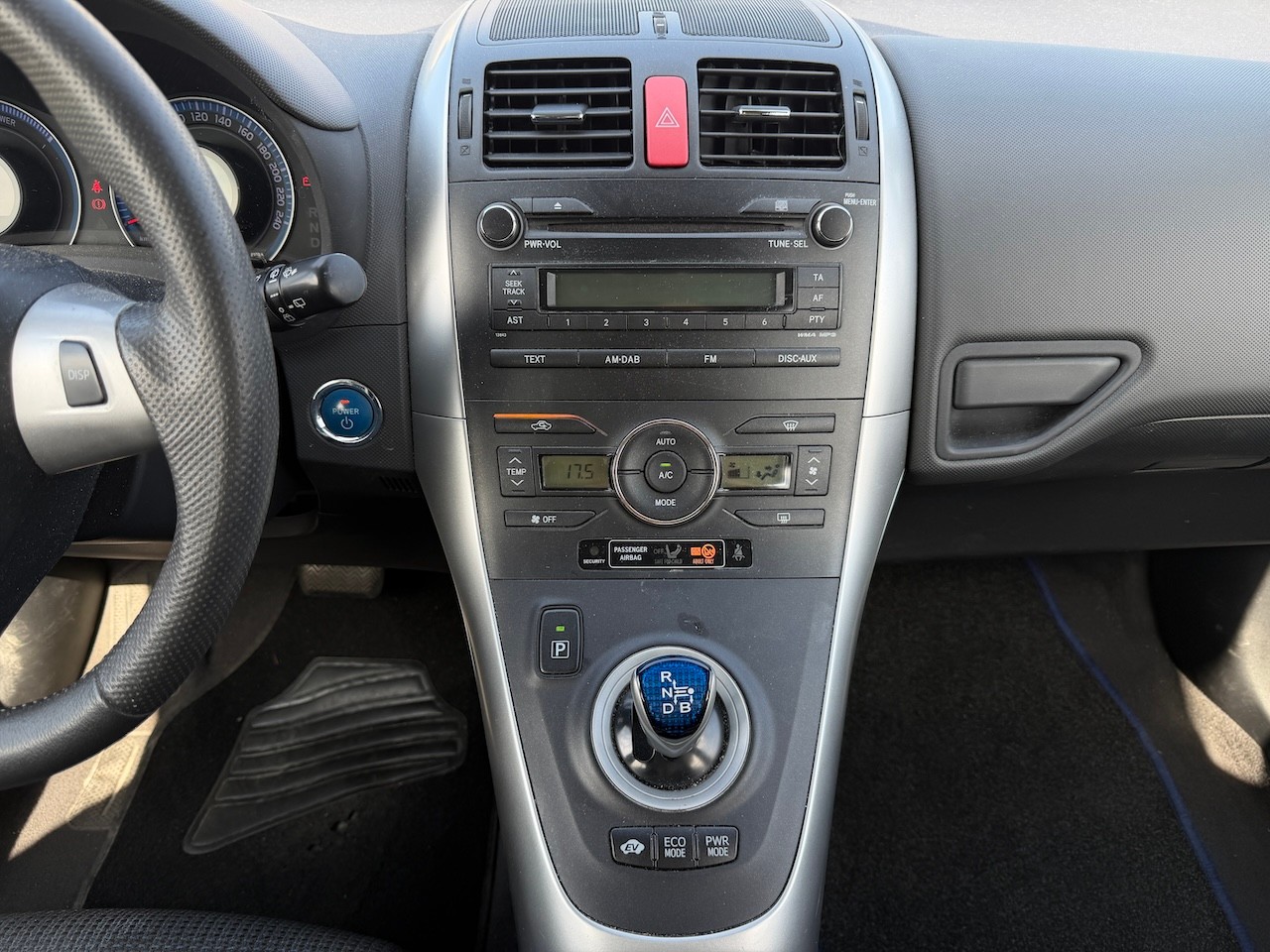 TOYOTA Auris 1.8 16V HSD Linea Luna-image-20