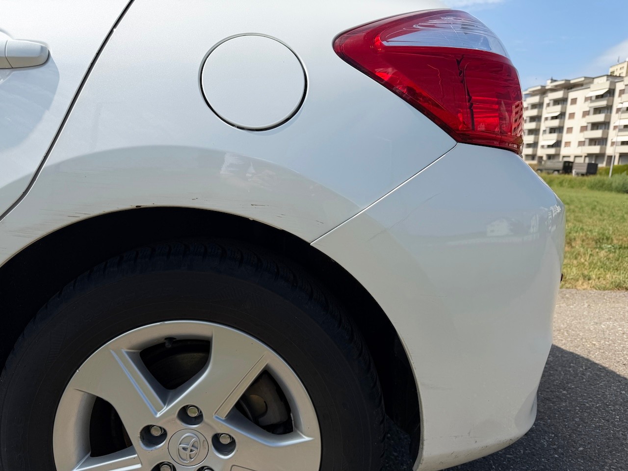 TOYOTA Auris 1.8 16V HSD Linea Luna-image-12