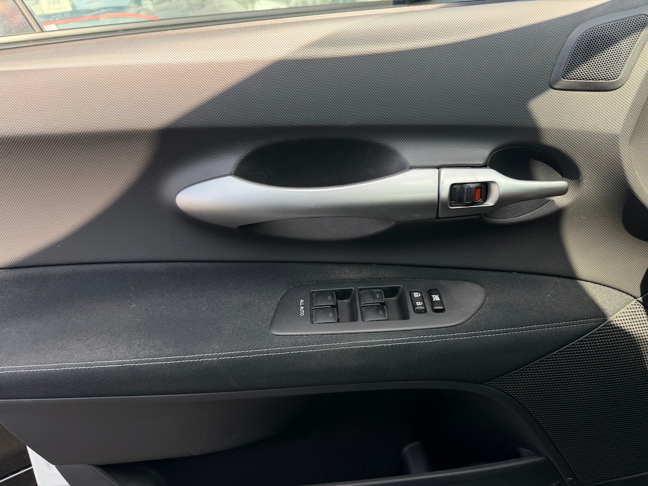 TOYOTA Auris 1.8 16V HSD Linea Luna-image-23