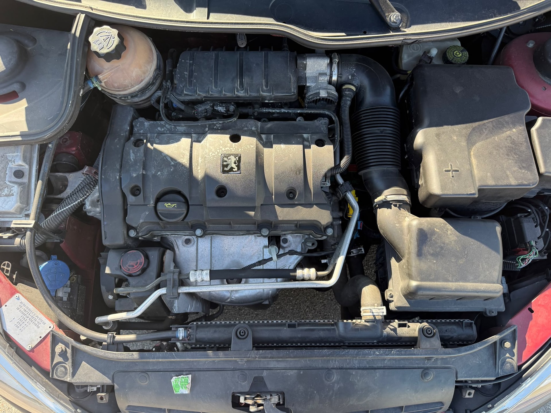 PEUGEOT 206 1.6 16V (XT) Premium-image-8