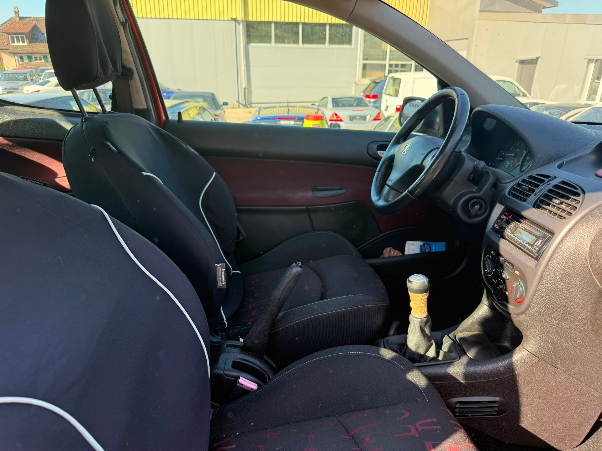 PEUGEOT 206 1.6 16V (XT) Premium-image-13