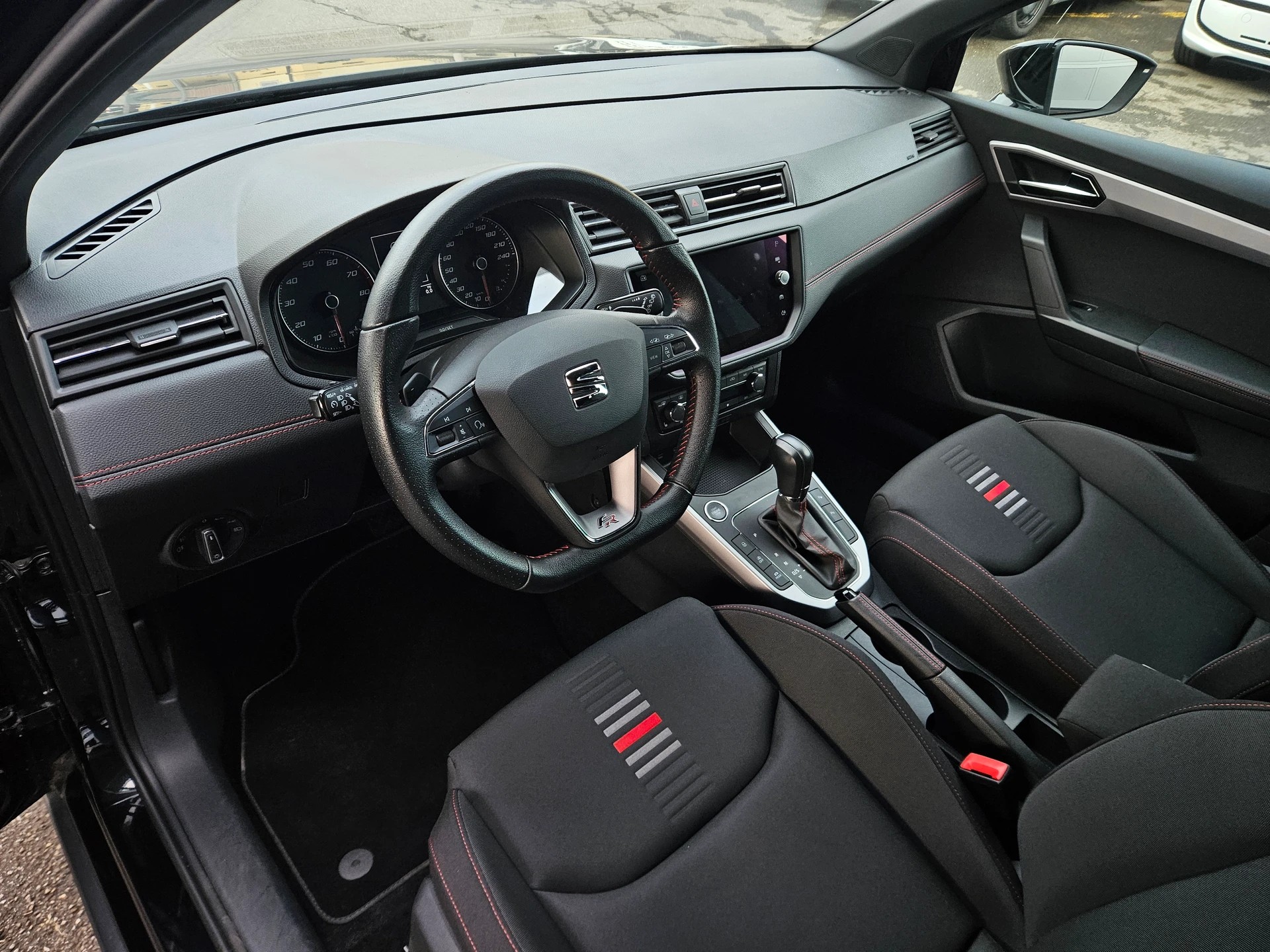 SEAT Arona 1.0 TSI Eco FR DSG-image-4