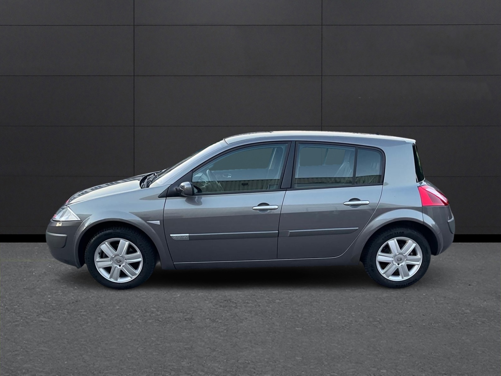 RENAULT Mégane 2.0 16V-image-3