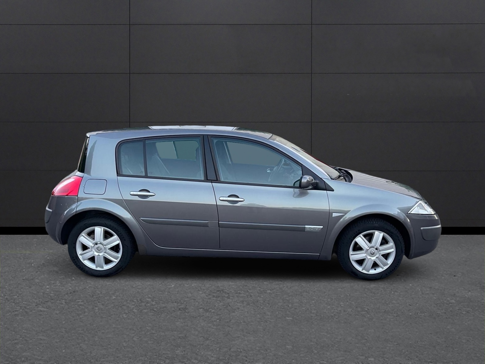 RENAULT Mégane 2.0 16V-image-4