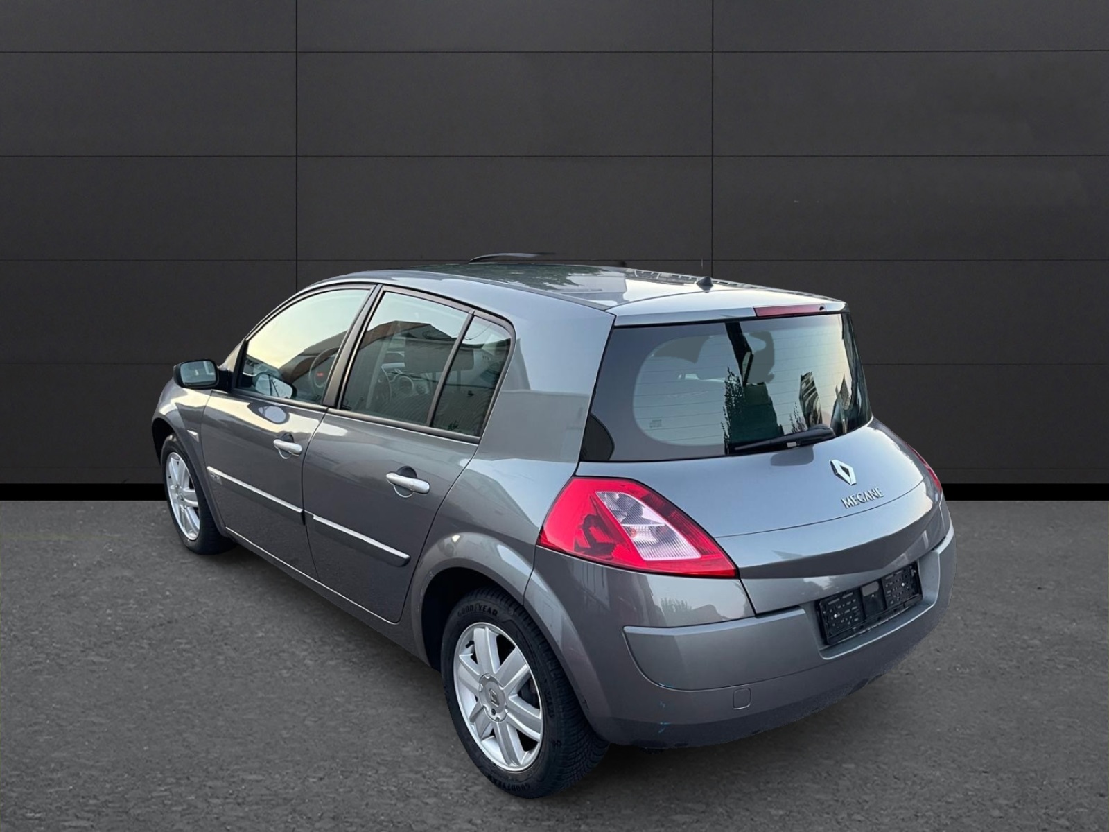 RENAULT Mégane 2.0 16V-image-7