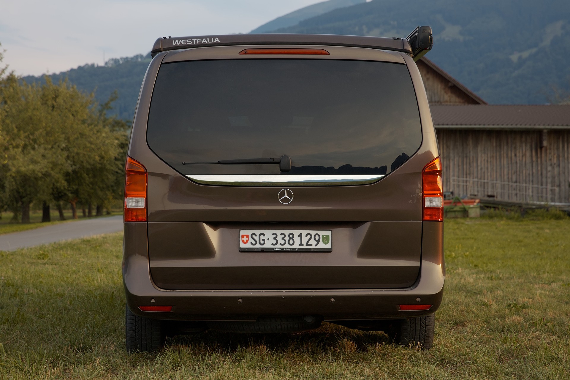 MERCEDES-BENZ 220 d Horizon 4matic-image-3