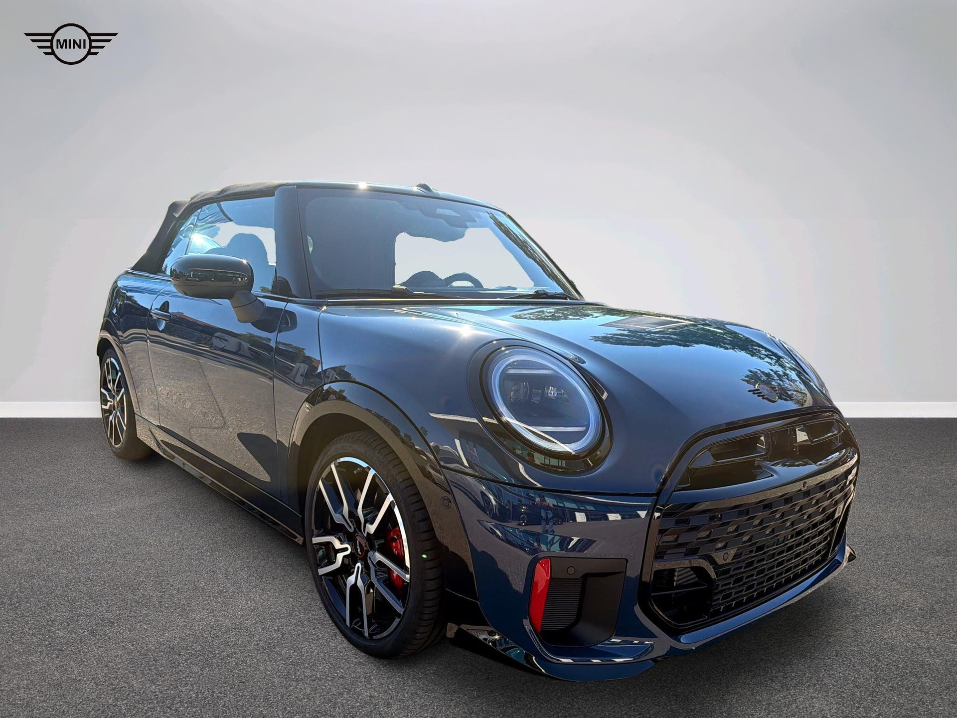 MINI John Cooper Works Cabrio-image-11
