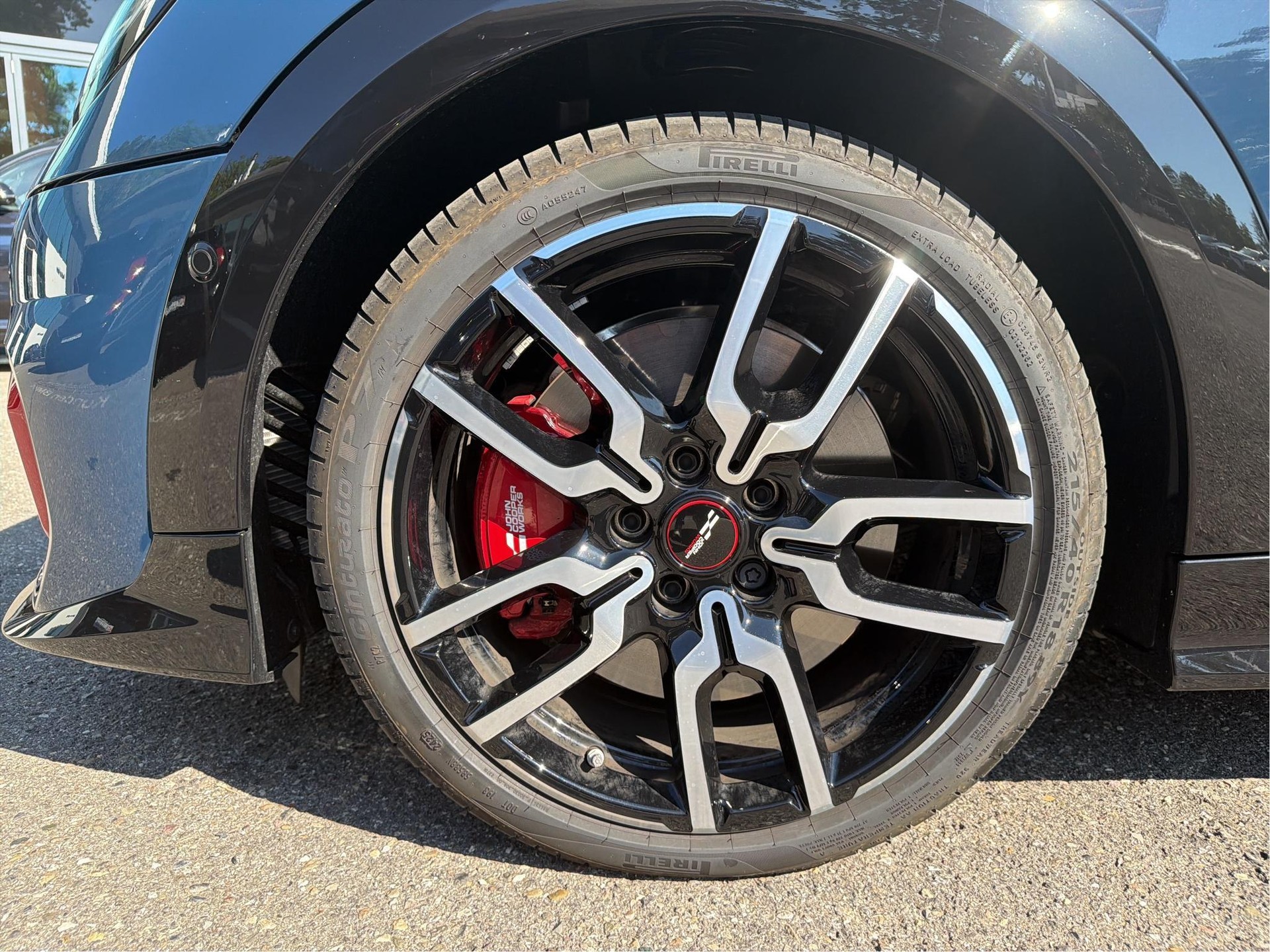 MINI John Cooper Works Cabrio-image-8