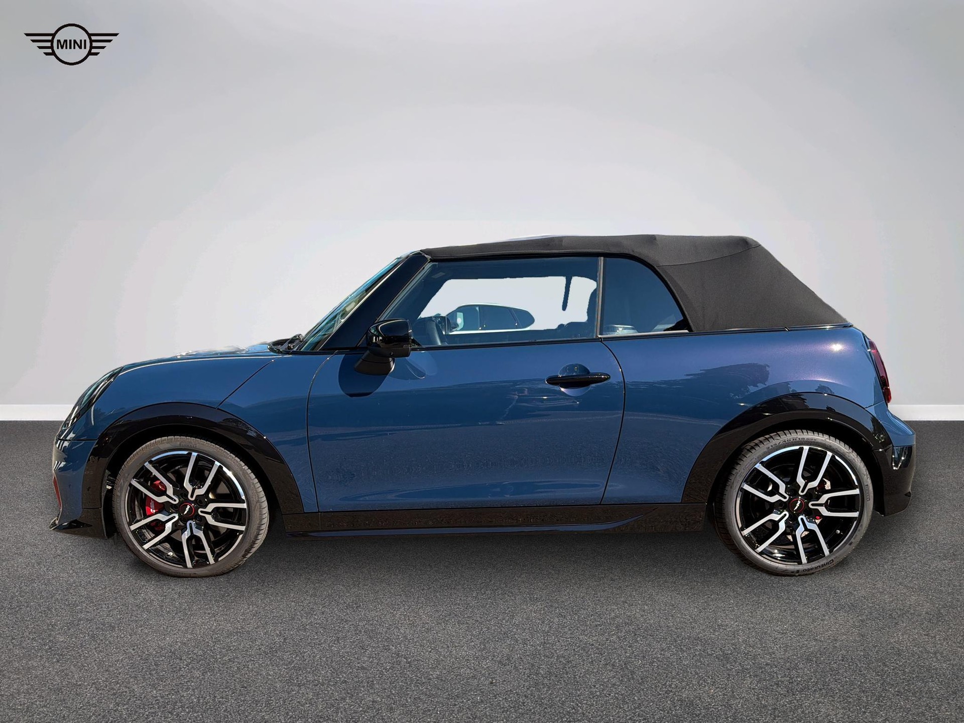 MINI John Cooper Works Cabrio-image-2
