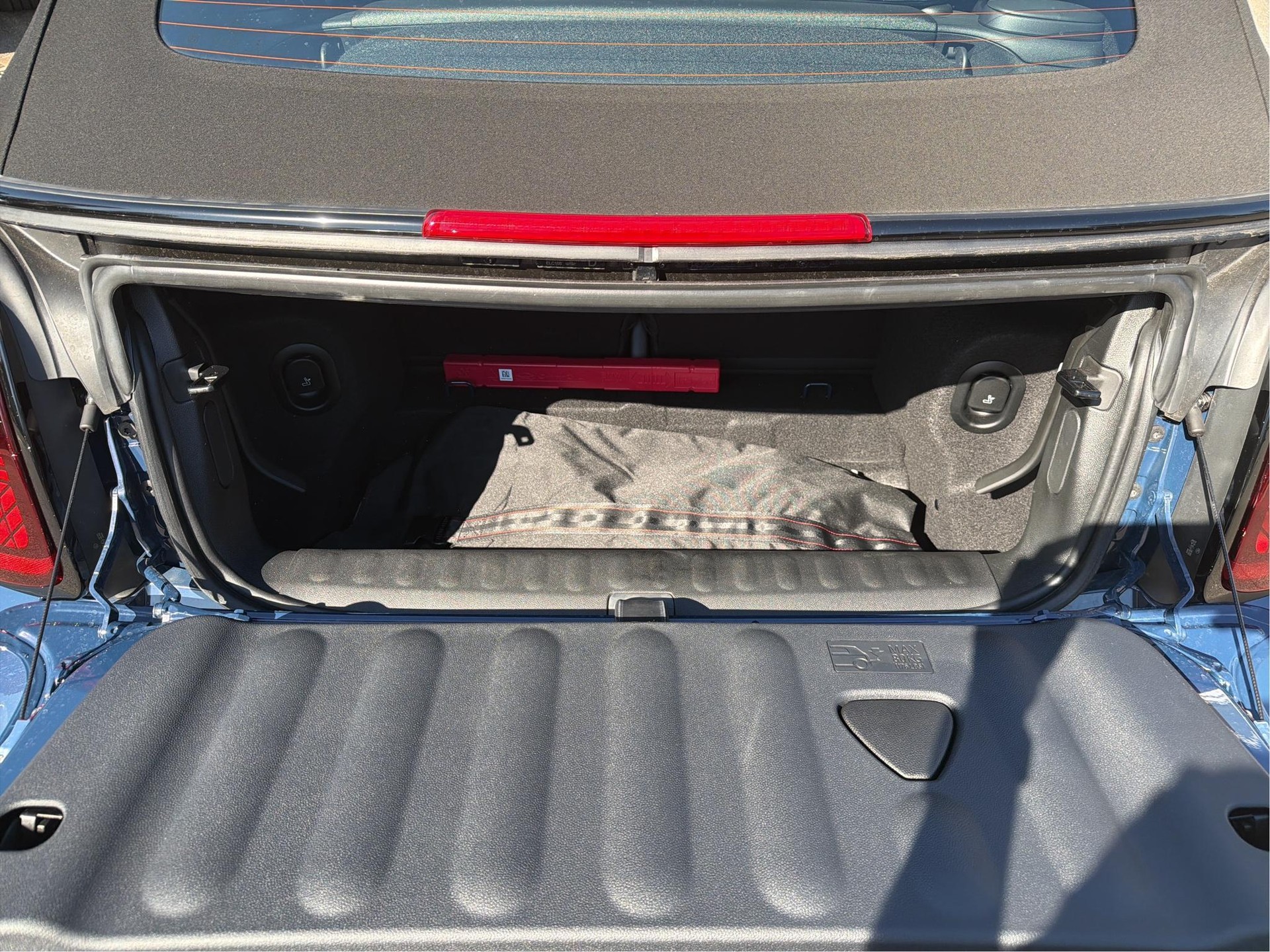 MINI John Cooper Works Cabrio-image-15
