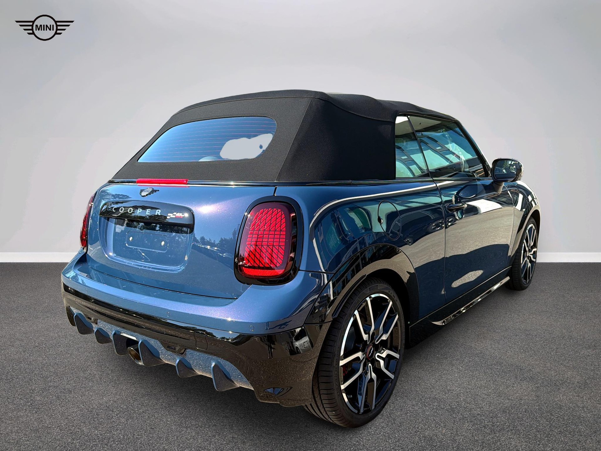 MINI John Cooper Works Cabrio-image-4