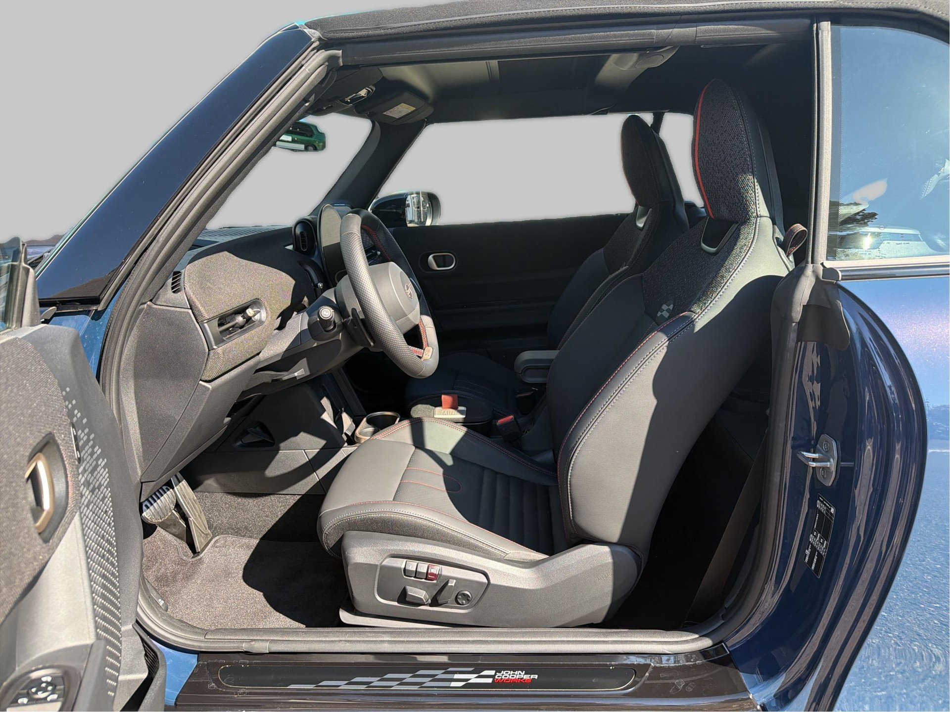 MINI John Cooper Works Cabrio-image-13