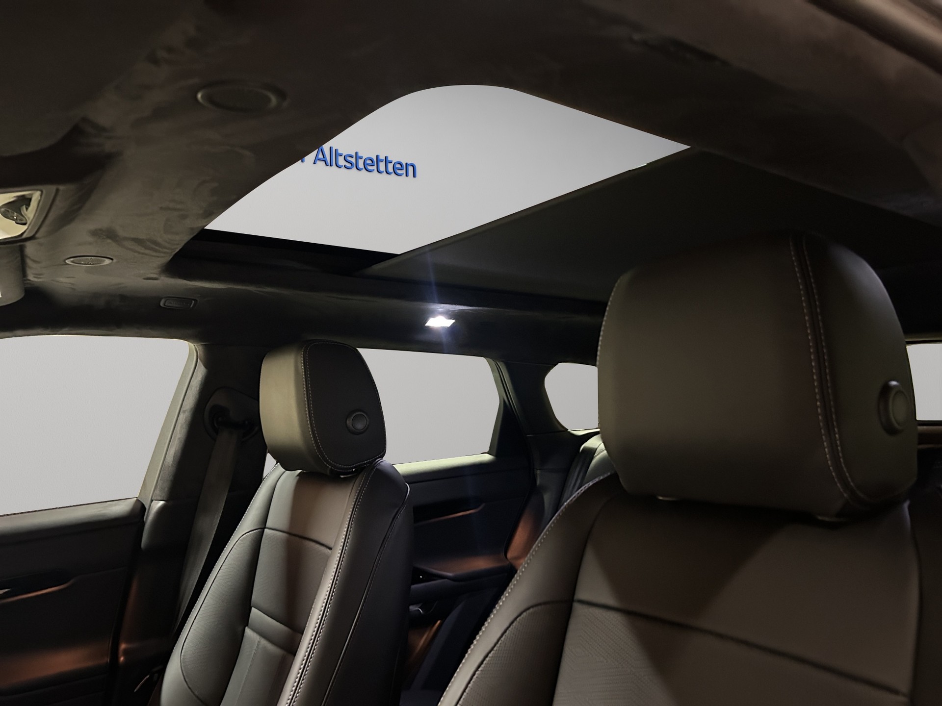 LAND ROVER Range Rover Evoque 1.5 T 270e Autobiography (Plug-in Hybrid)-image-13
