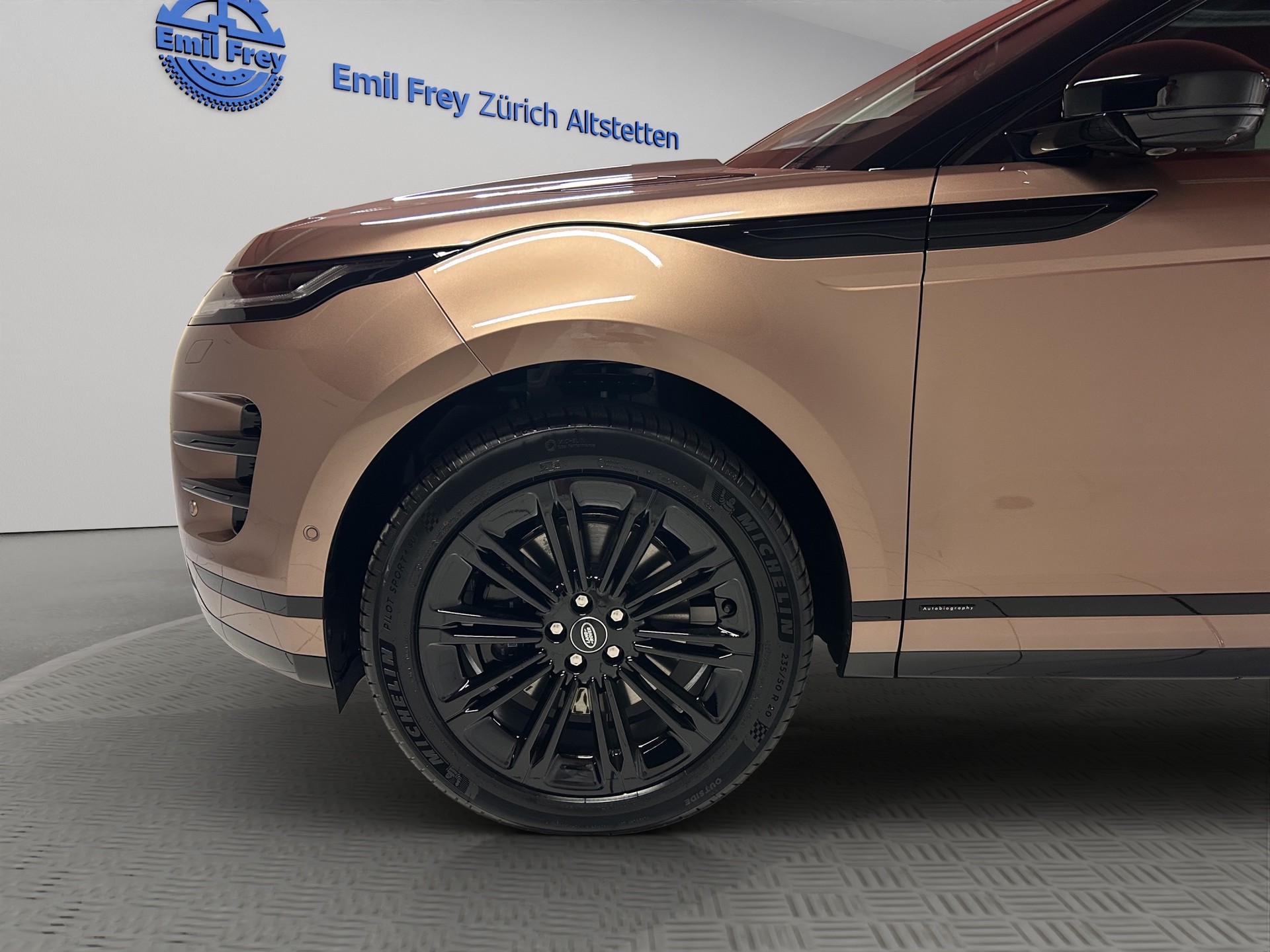 LAND ROVER Range Rover Evoque 1.5 T 270e Autobiography (Plug-in Hybrid)-image-11