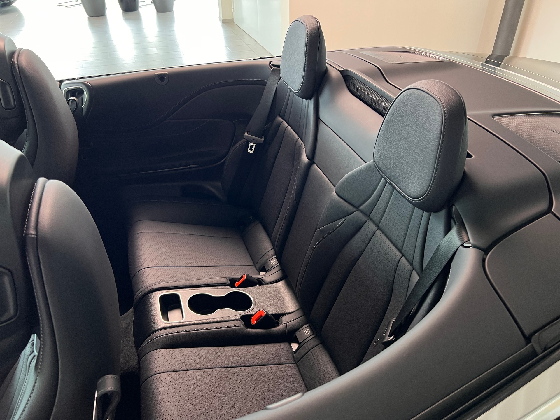 MERCEDES-BENZ CLE 200 Cabrio 4Matic 9G-Tronic-image-7