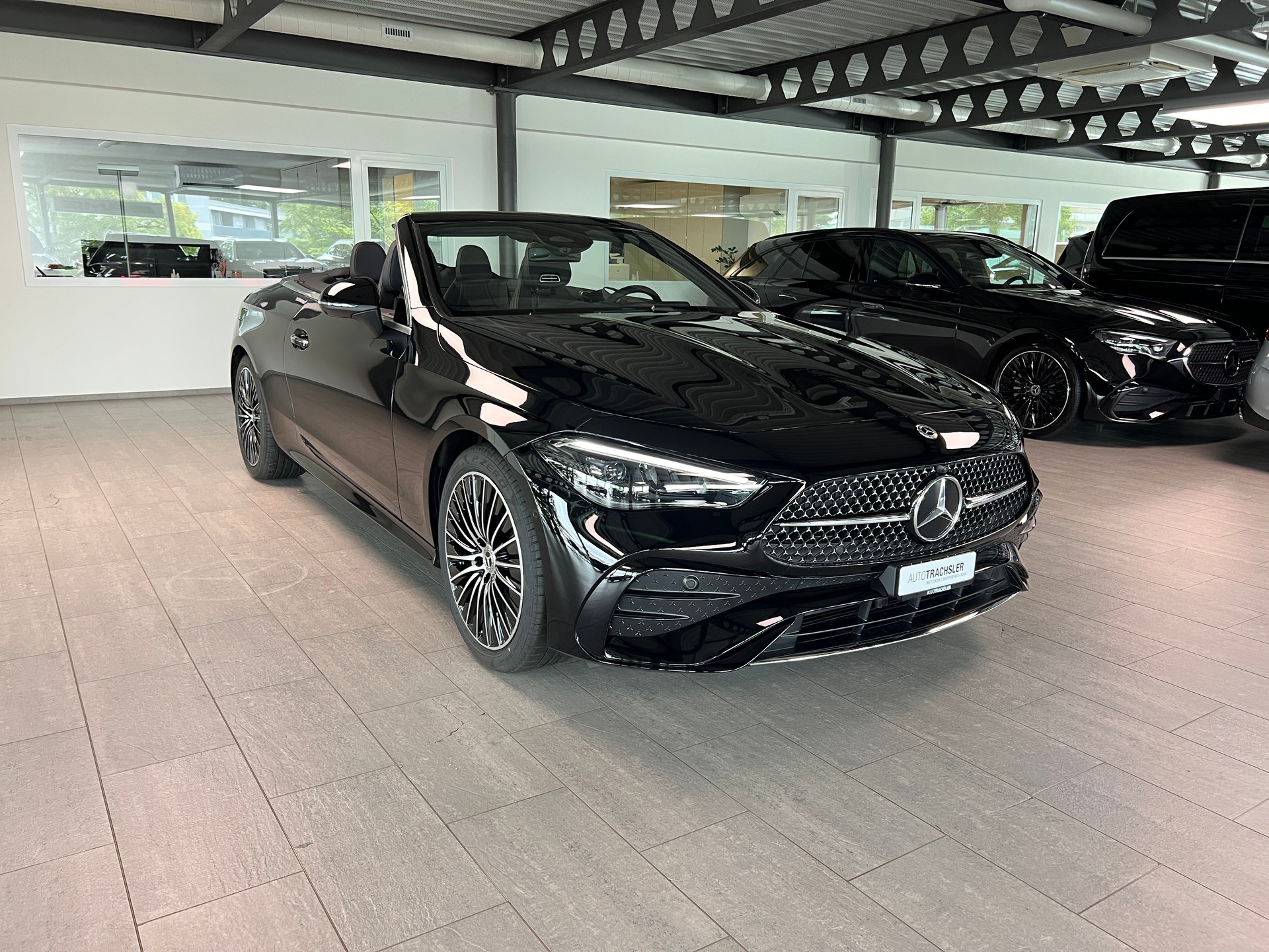 MERCEDES-BENZ CLE 200 Cabrio 4Matic 9G-Tronic-image-2