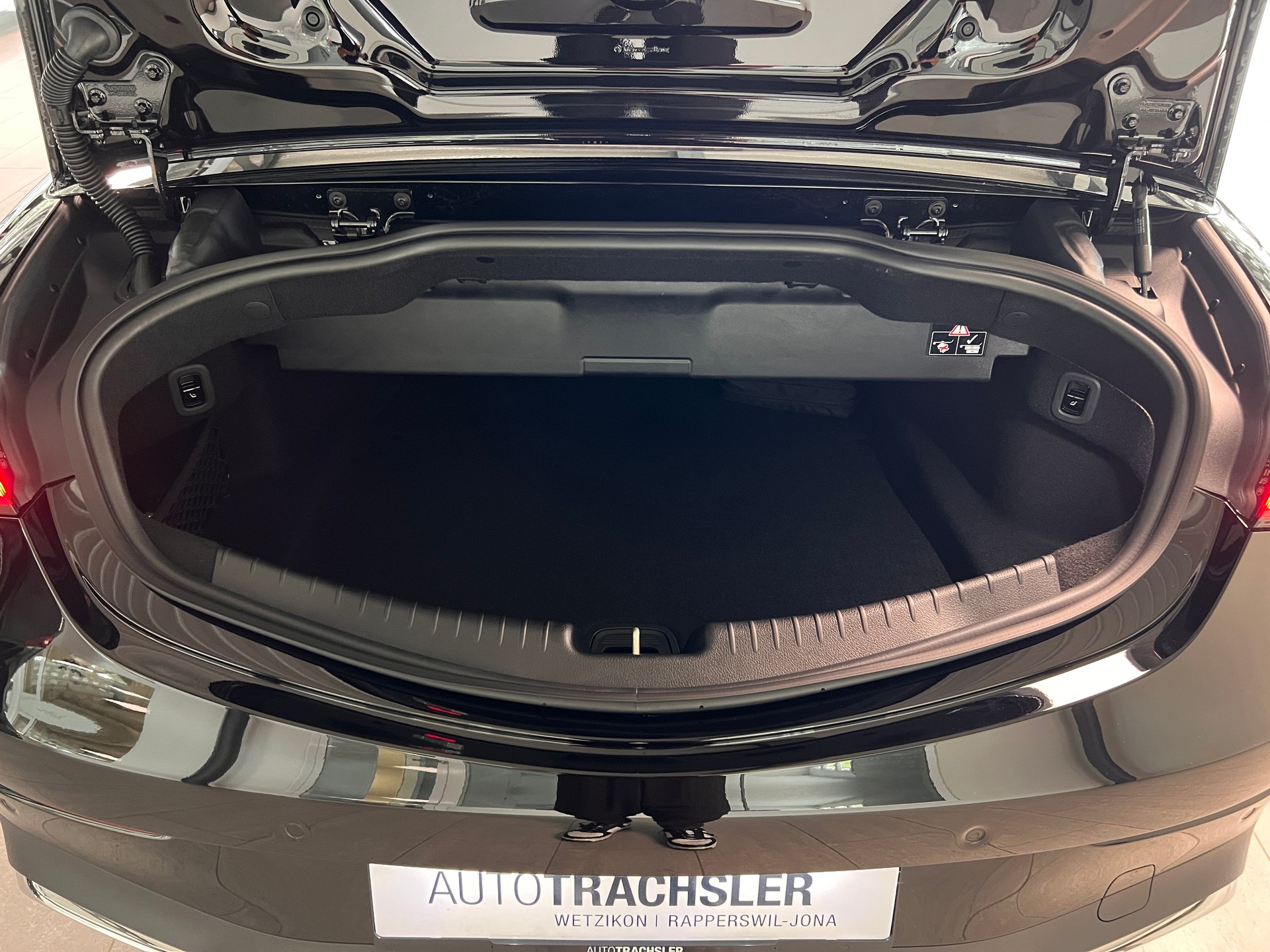 MERCEDES-BENZ CLE 200 Cabrio 4Matic 9G-Tronic-image-6