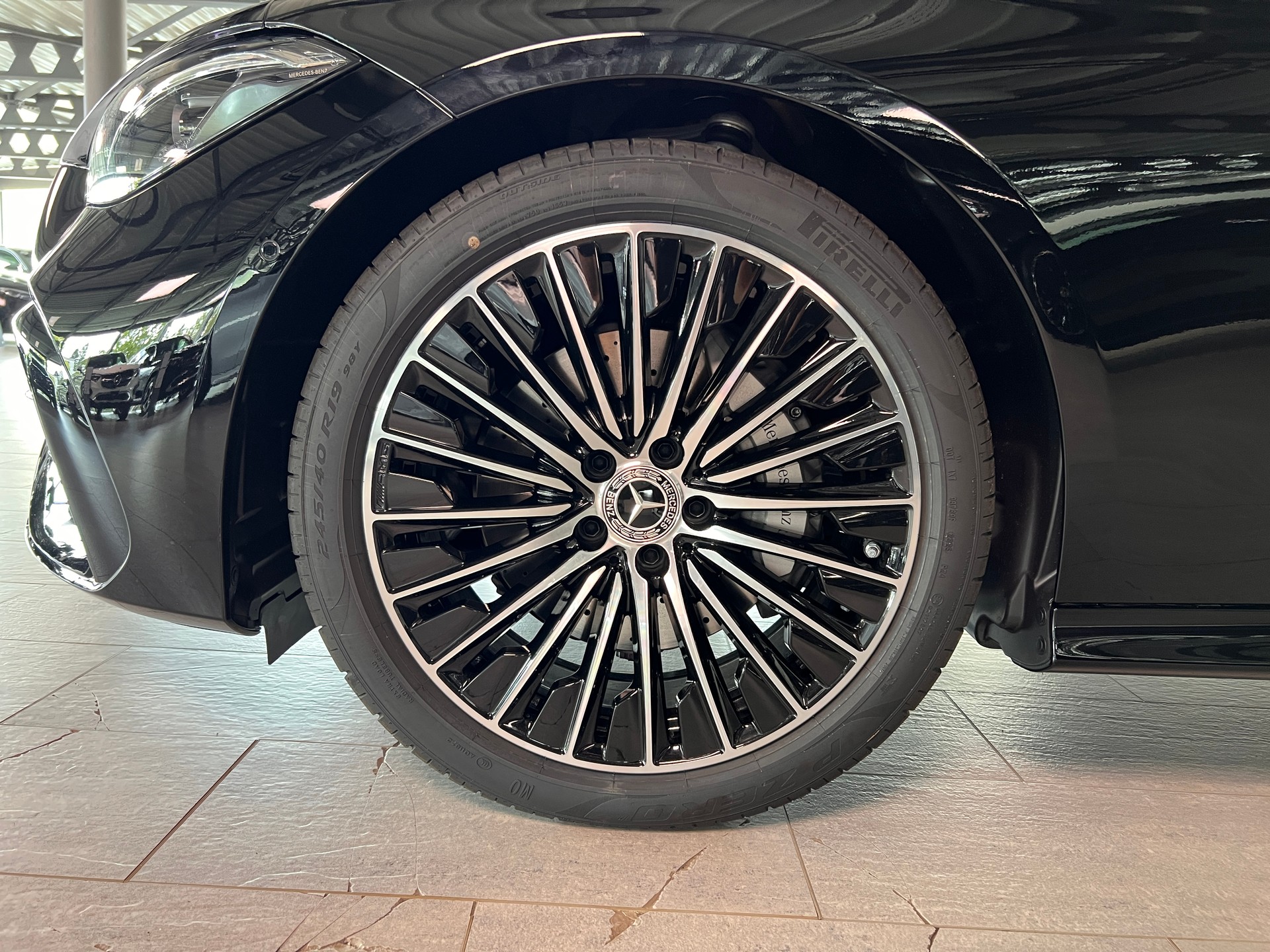 MERCEDES-BENZ CLE 200 Cabrio 4Matic 9G-Tronic-image-5