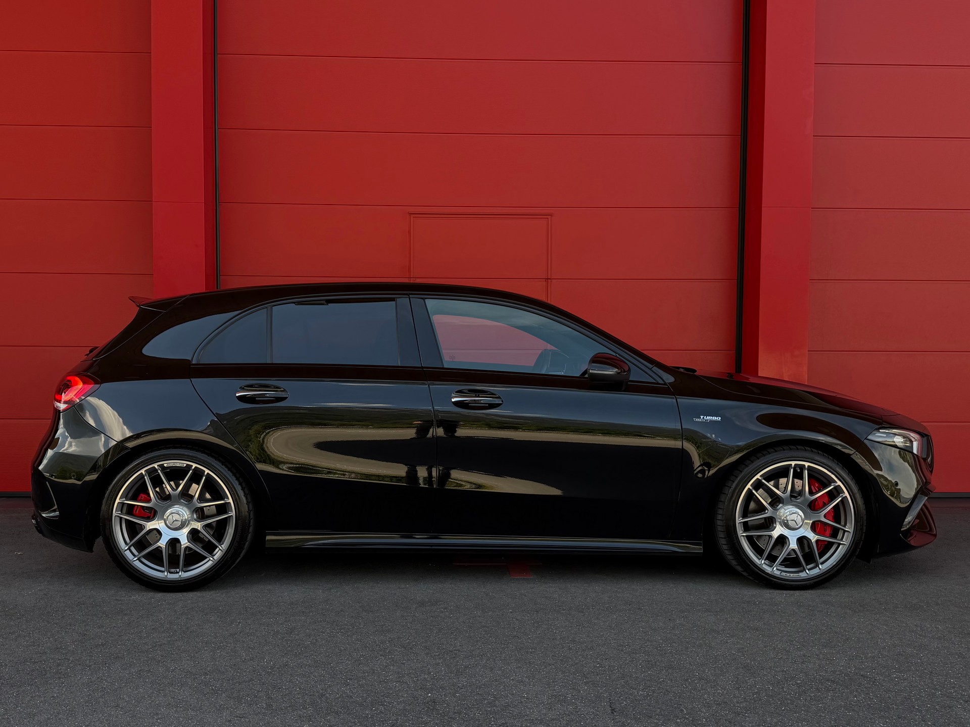 MERCEDES-BENZ A 45 S AMG 4Matic+ Speedshift-image-2