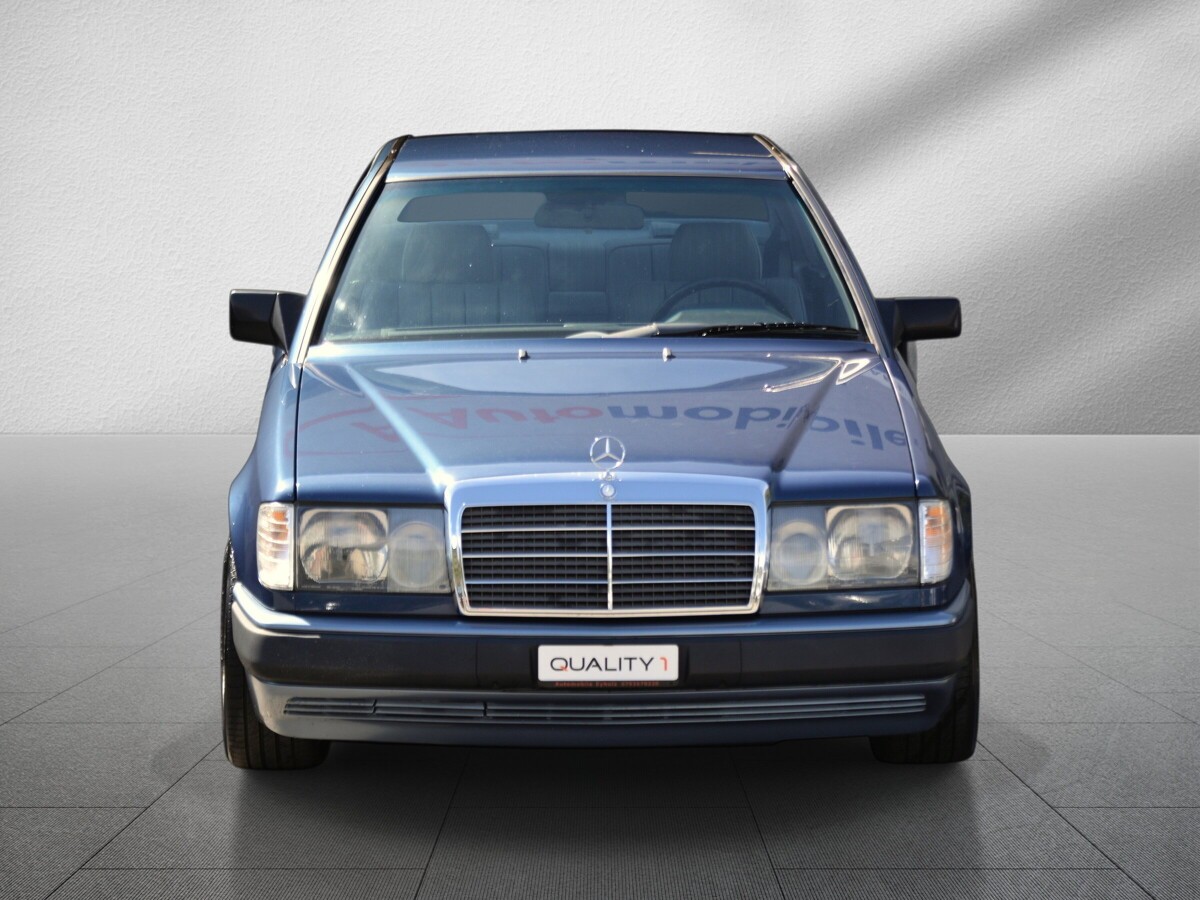 MERCEDES-BENZ 300 CE-image-1