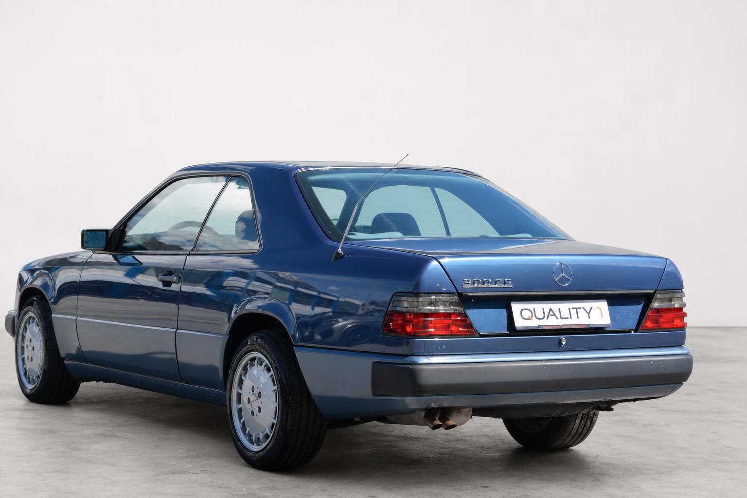 MERCEDES-BENZ 300 CE-image-5