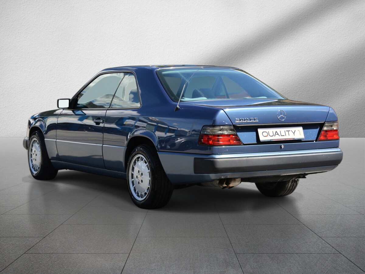MERCEDES-BENZ 300 CE-image-5