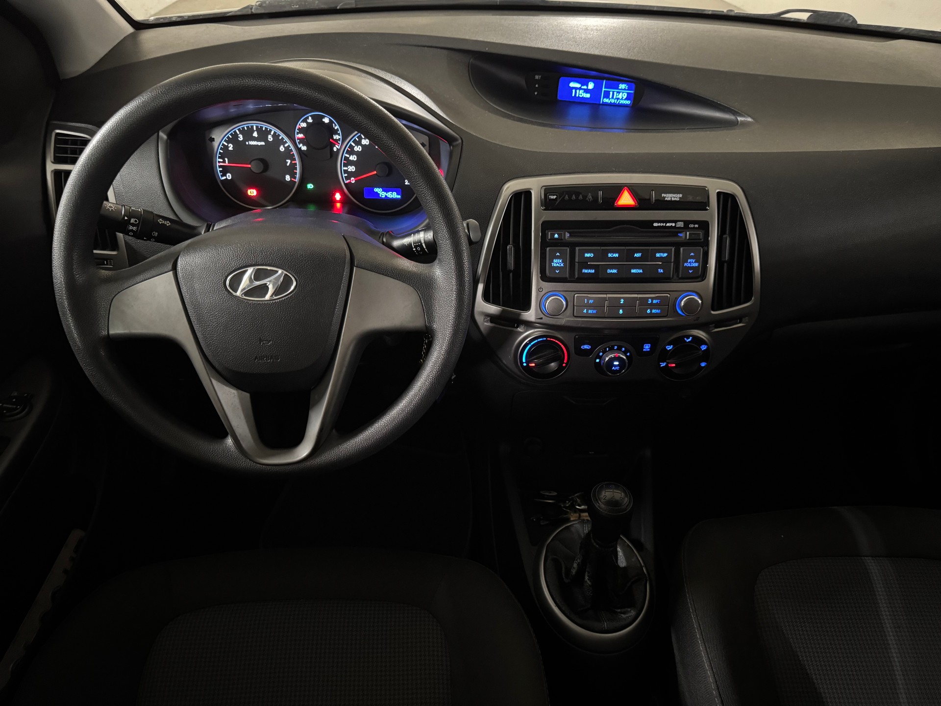 HYUNDAI i20 1.2 Comfort 2-Hand-image-10