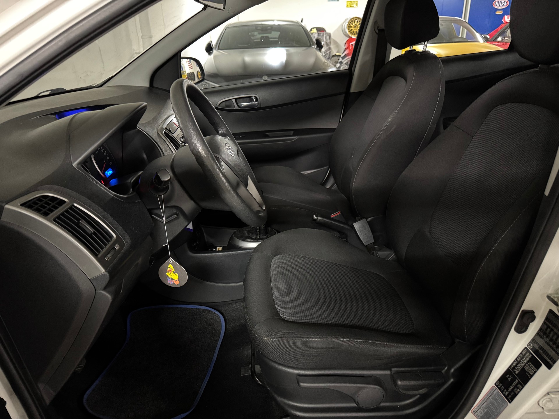 HYUNDAI i20 1.2 Comfort 2-Hand-image-8