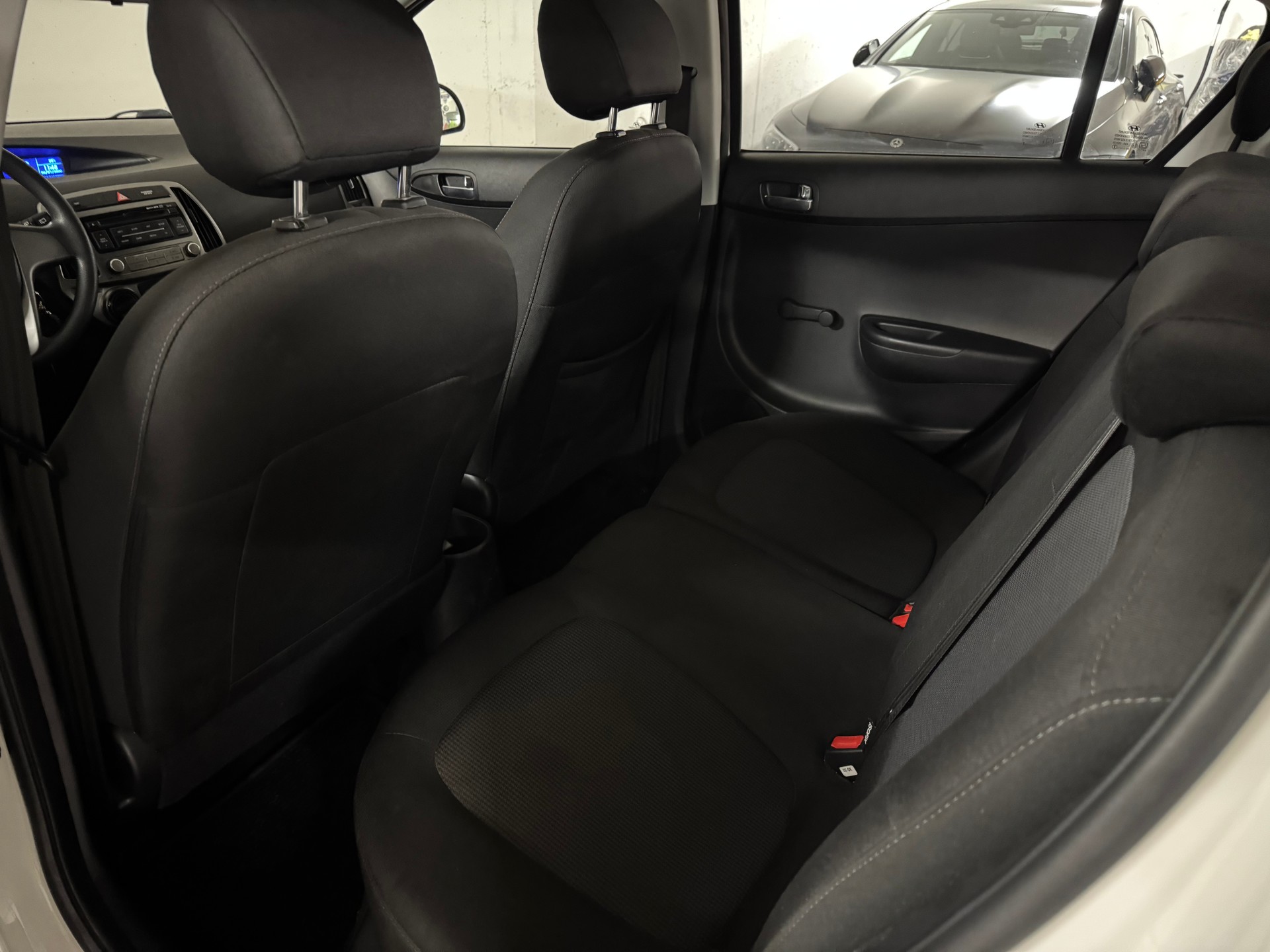 HYUNDAI i20 1.2 Comfort 2-Hand-image-13