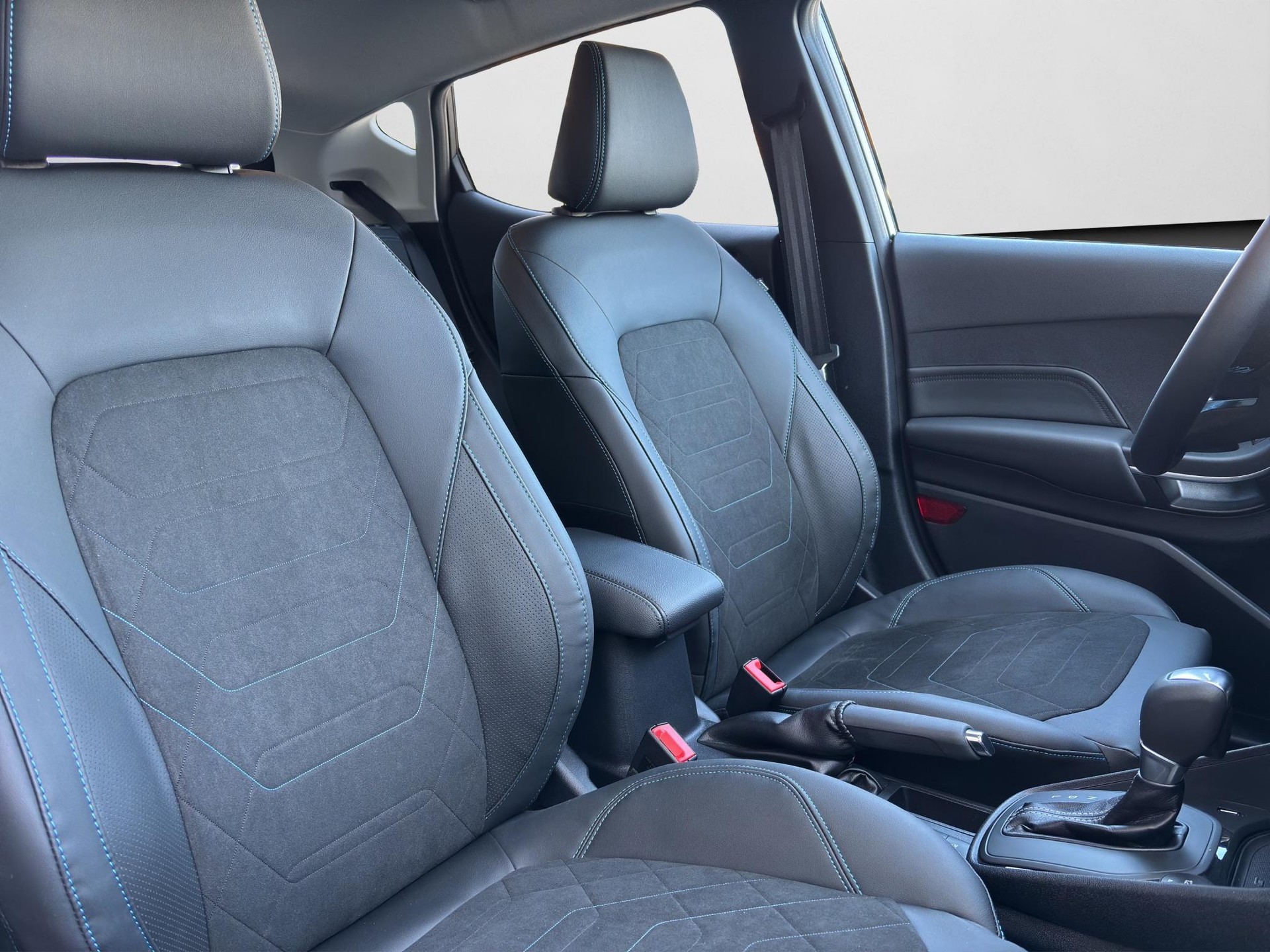 FORD Fiesta 1.0 EcoB Hybrid Active X-image-10