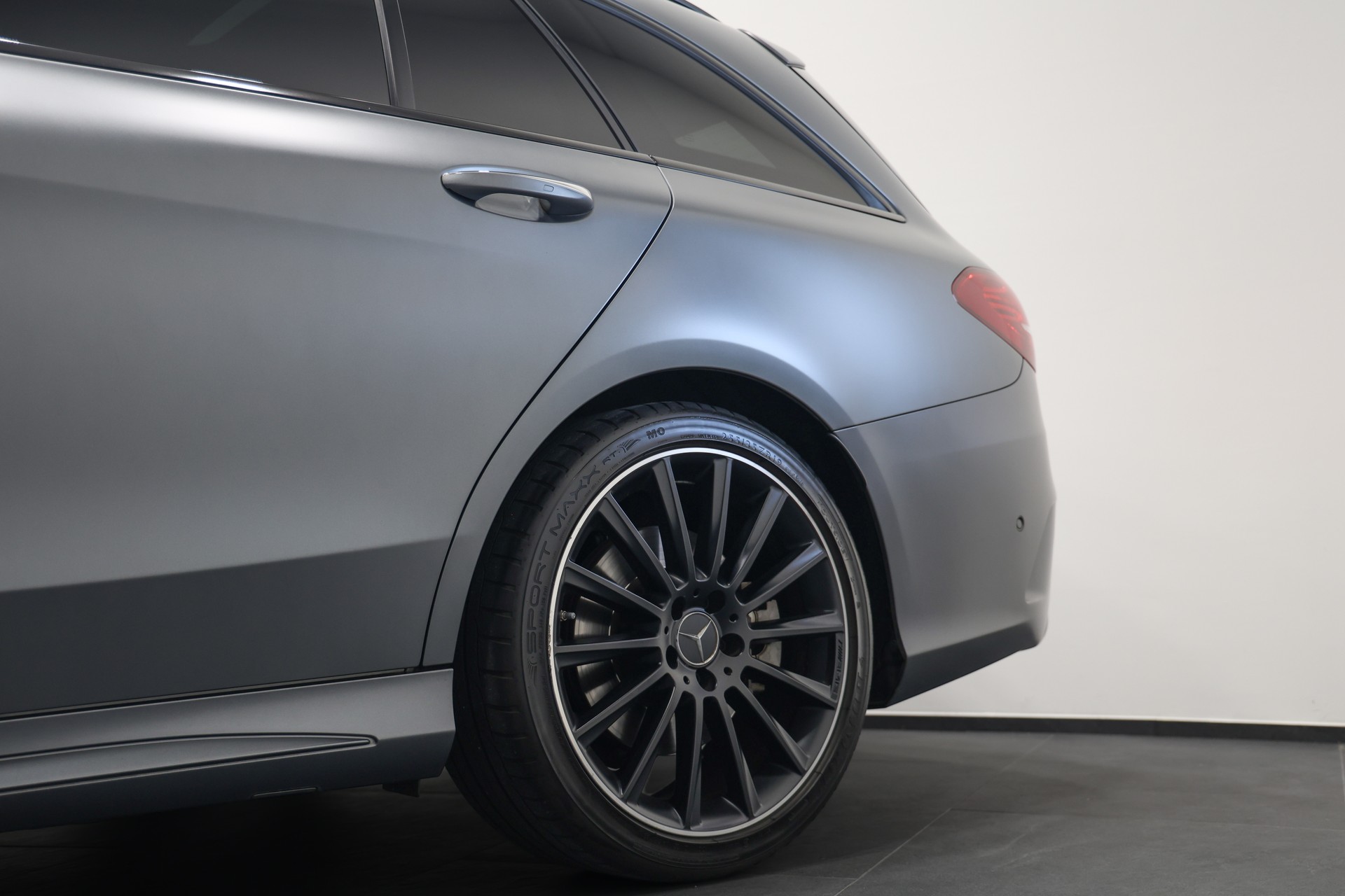 MERCEDES-BENZ C 43 AMG 4Matic 9G-Tronic *CH-Fahrzeug*Matt Grau*Facelift*AHK 1800kg*-image-9