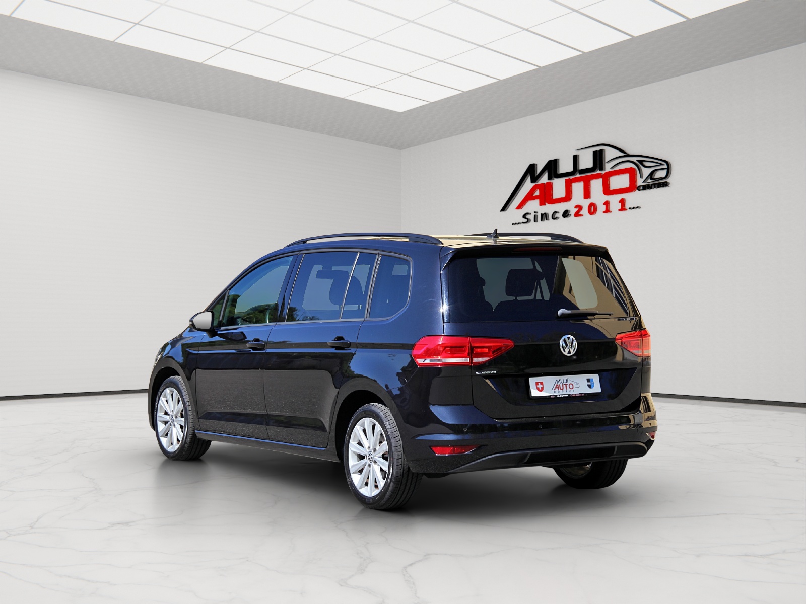 VW Touran 1.6 TDI BlueMotion Technology Trendline DSG-image-2