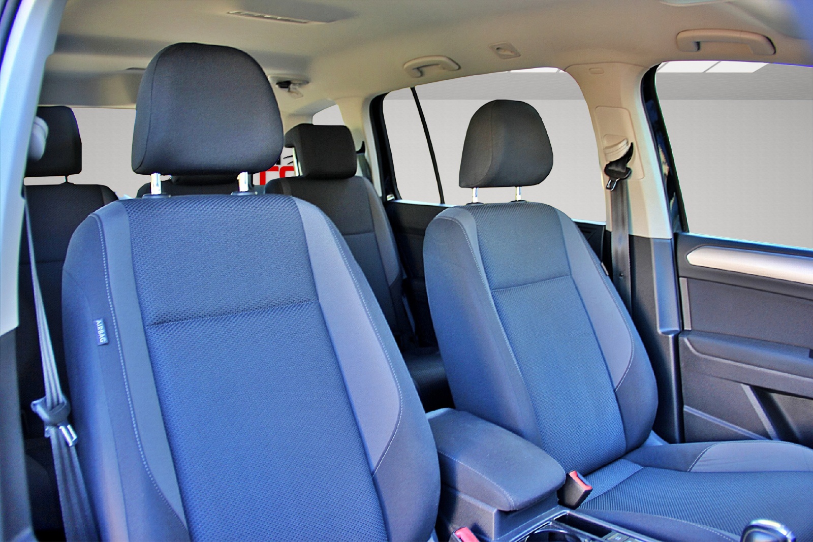 VW Touran 1.6 TDI BlueMotion Technology Trendline DSG-image-14
