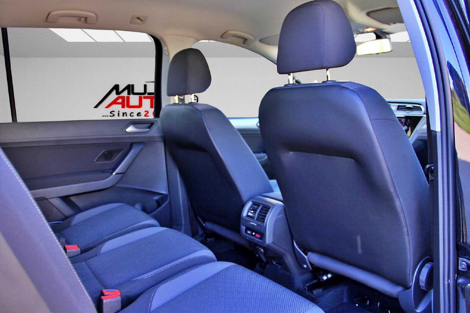 VW Touran 1.6 TDI BlueMotion Technology Trendline DSG-image-11