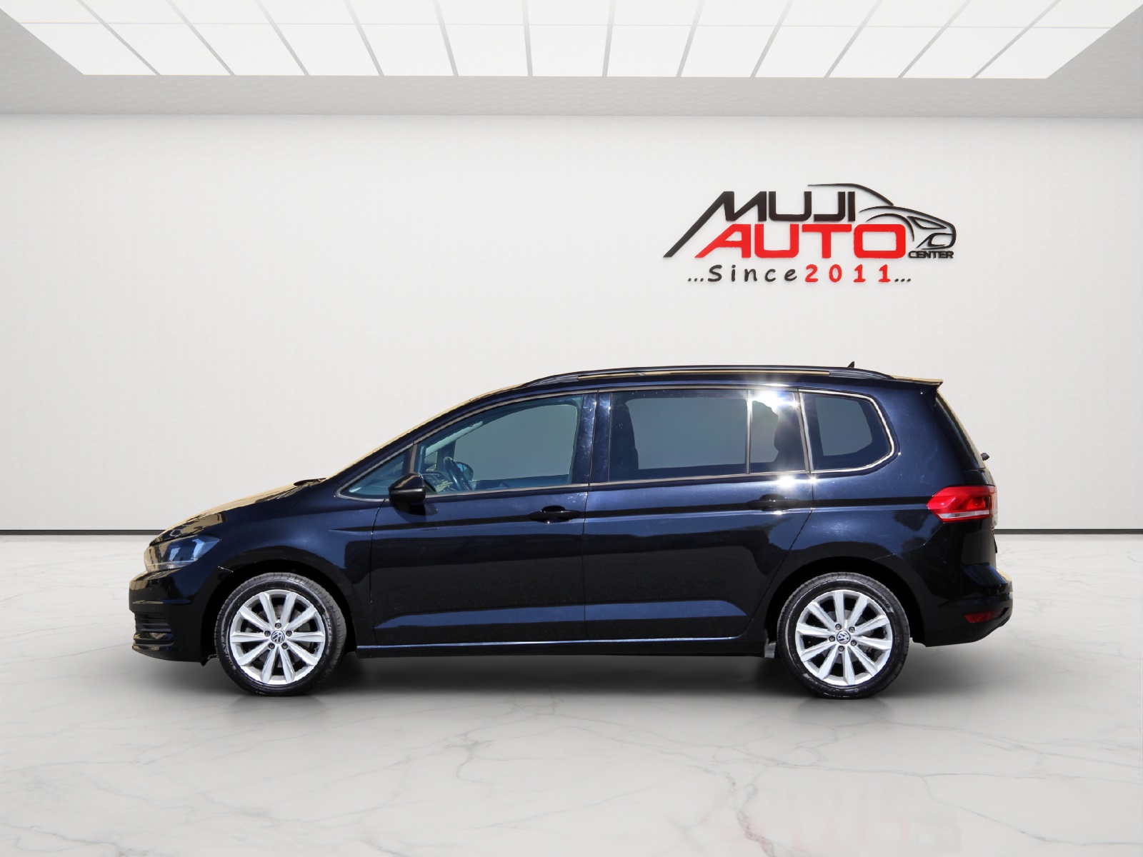 VW Touran 1.6 TDI BlueMotion Technology Trendline DSG-image-1