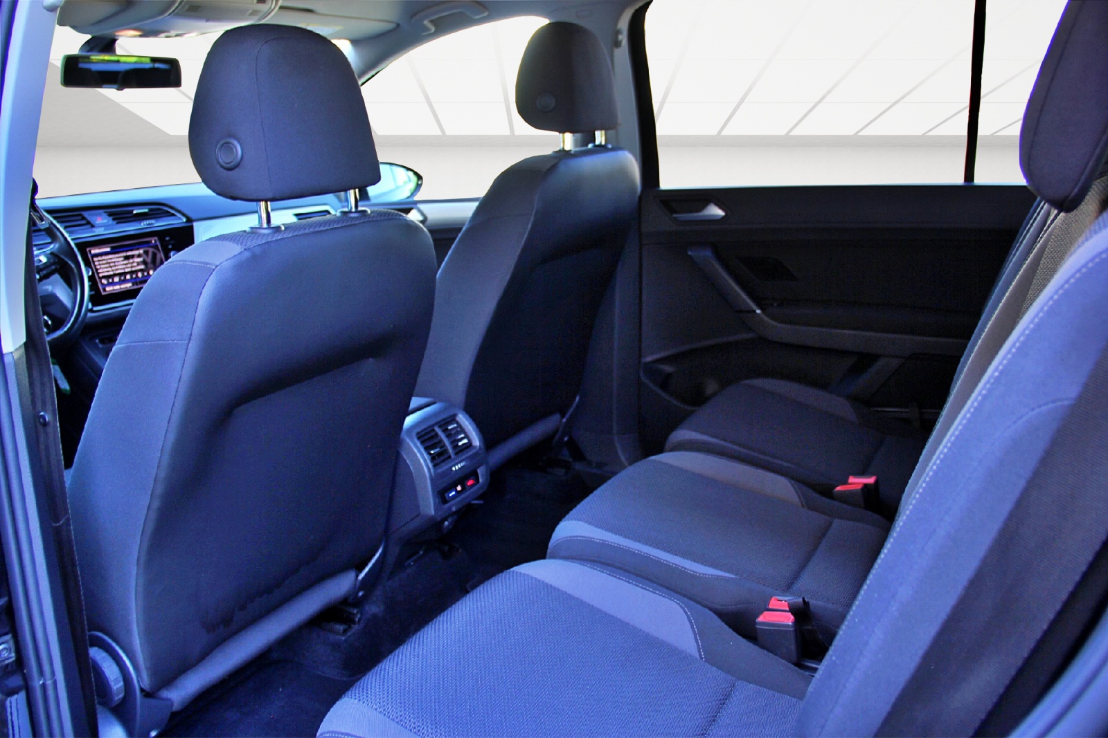 VW Touran 1.6 TDI BlueMotion Technology Trendline DSG-image-9