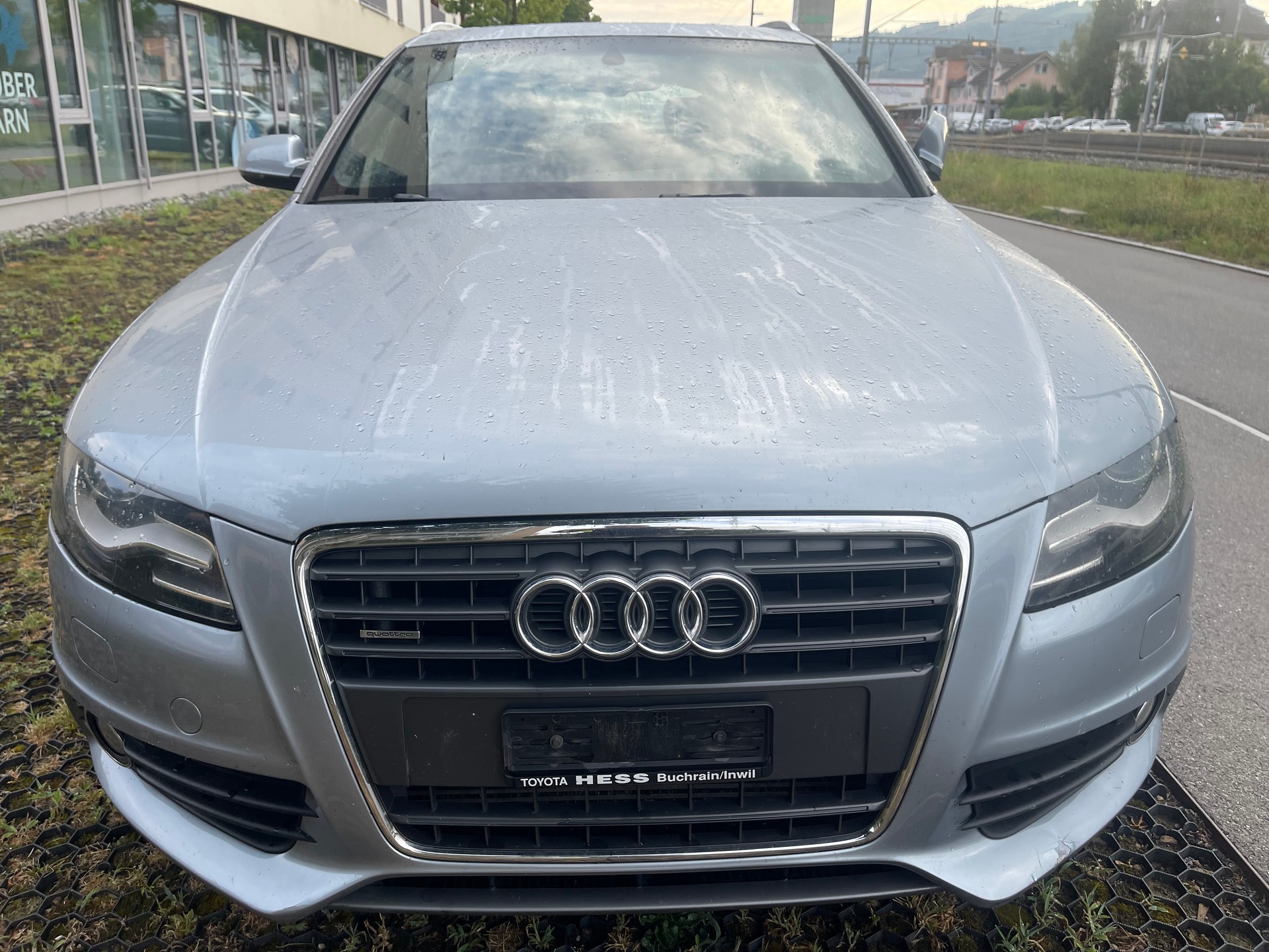 AUDI A4 Avant 1.8 TFSI quattro-image-0